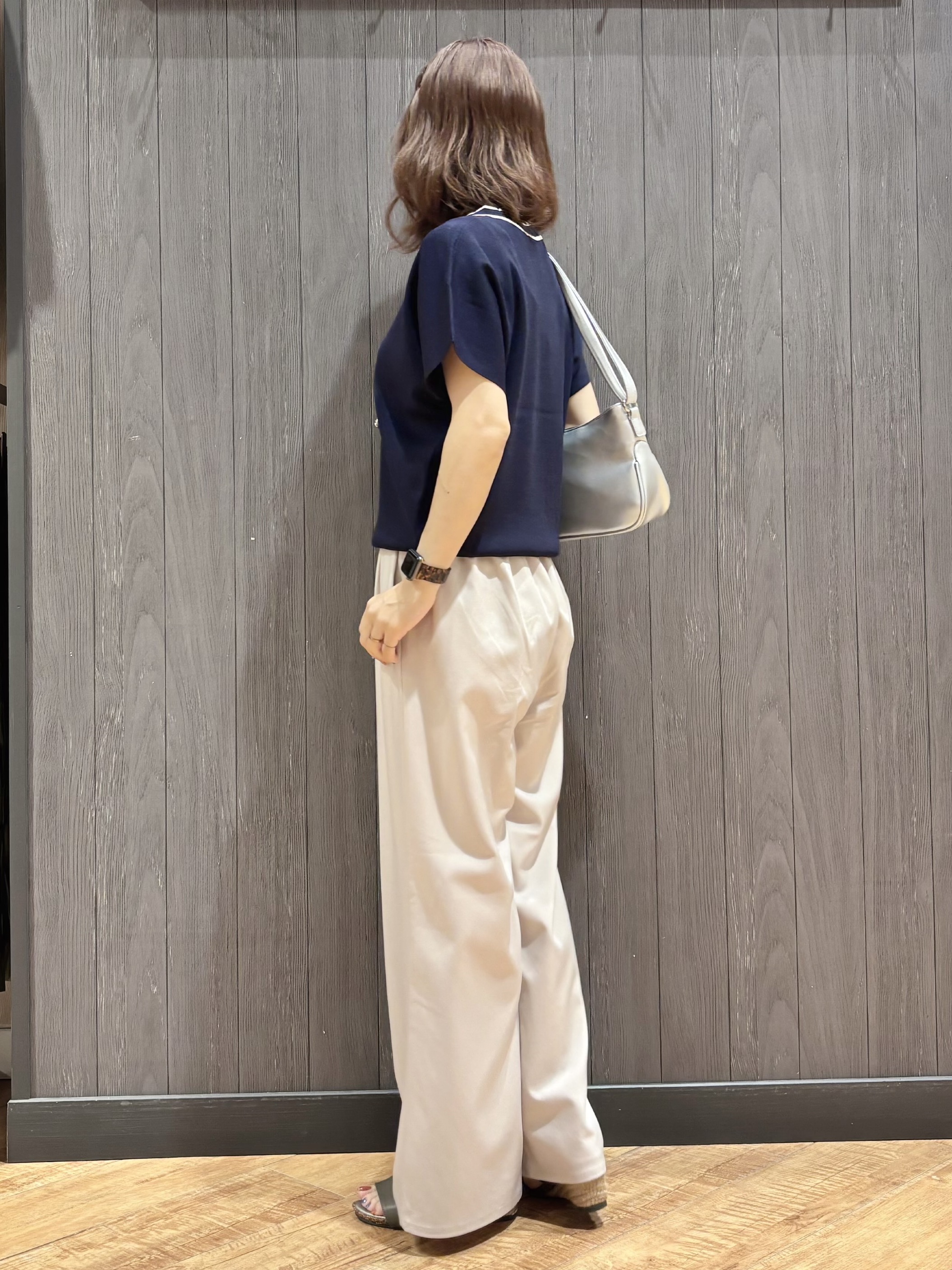 meiさんの「SHOO･LA･RUE｜【高レビュー/毎日洗える/UV】二の腕も隠せる 配色ボウタイニット」を使ったコーディネート