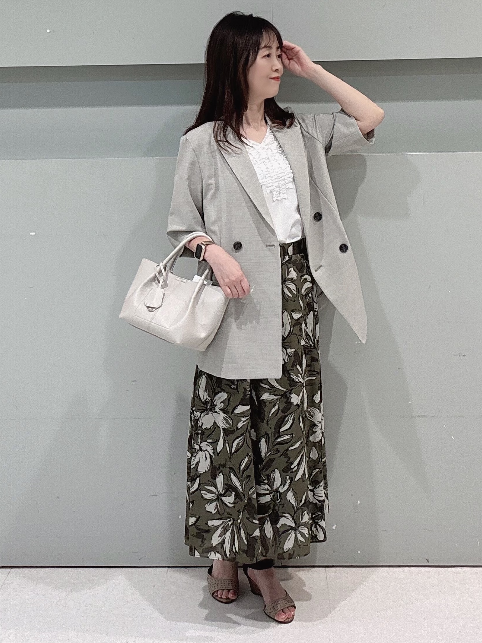 makiさんの「UNTITLED｜【シワになりにくい/セットアップ可/接触冷感】ハーフスリーブジャケット」を使ったコーディネート