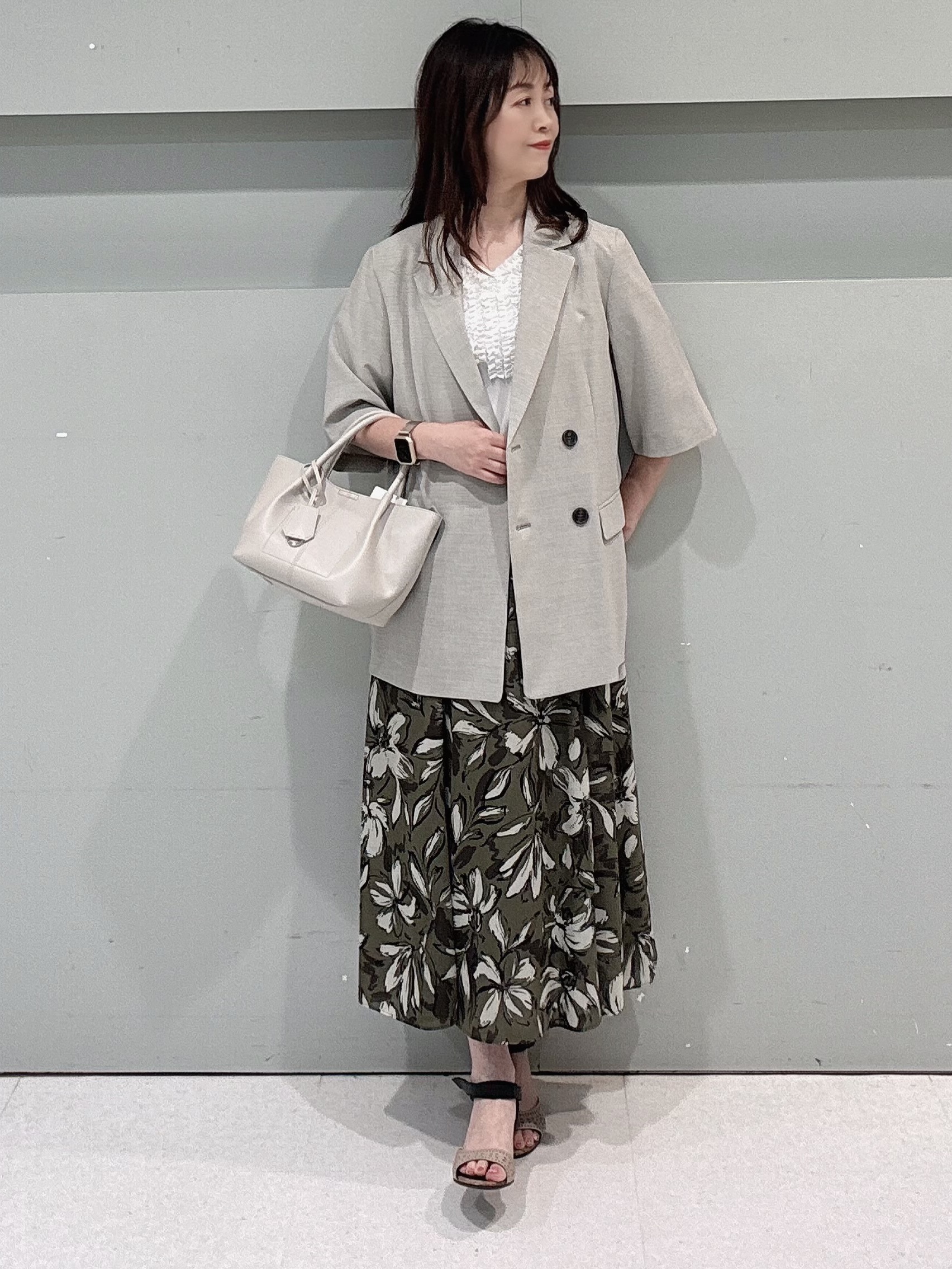 makiさんの「UNTITLED｜【シワになりにくい/セットアップ可/接触冷感】ハーフスリーブジャケット」を使ったコーディネート