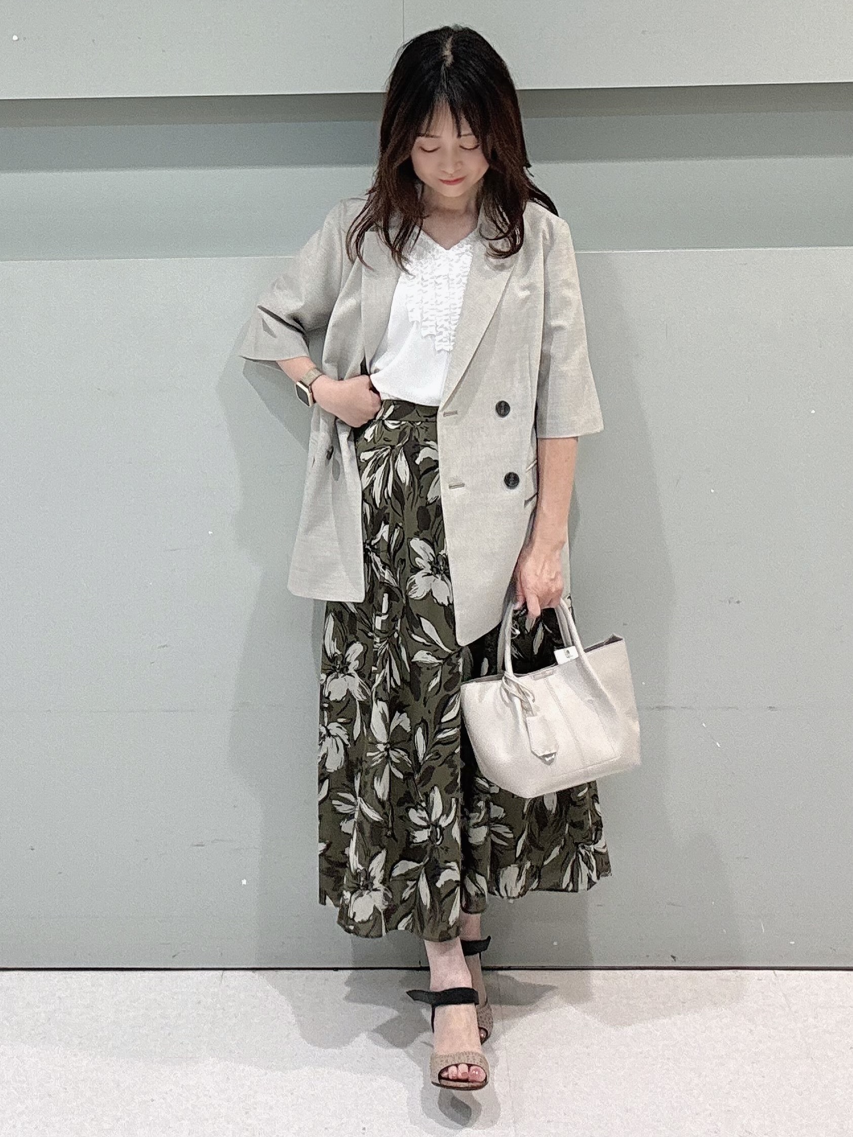makiさんの「UNTITLED｜【シワになりにくい/セットアップ可/接触冷感】ハーフスリーブジャケット」を使ったコーディネート