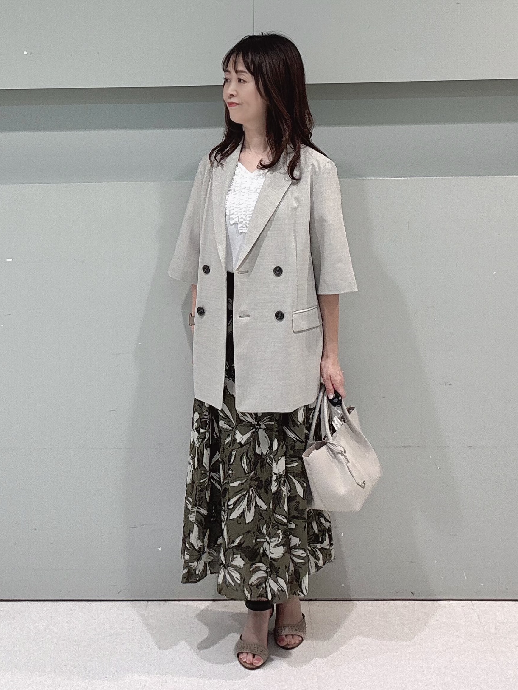 makiさんの「UNTITLED｜【シワになりにくい/セットアップ可/接触冷感】ハーフスリーブジャケット」を使ったコーディネート