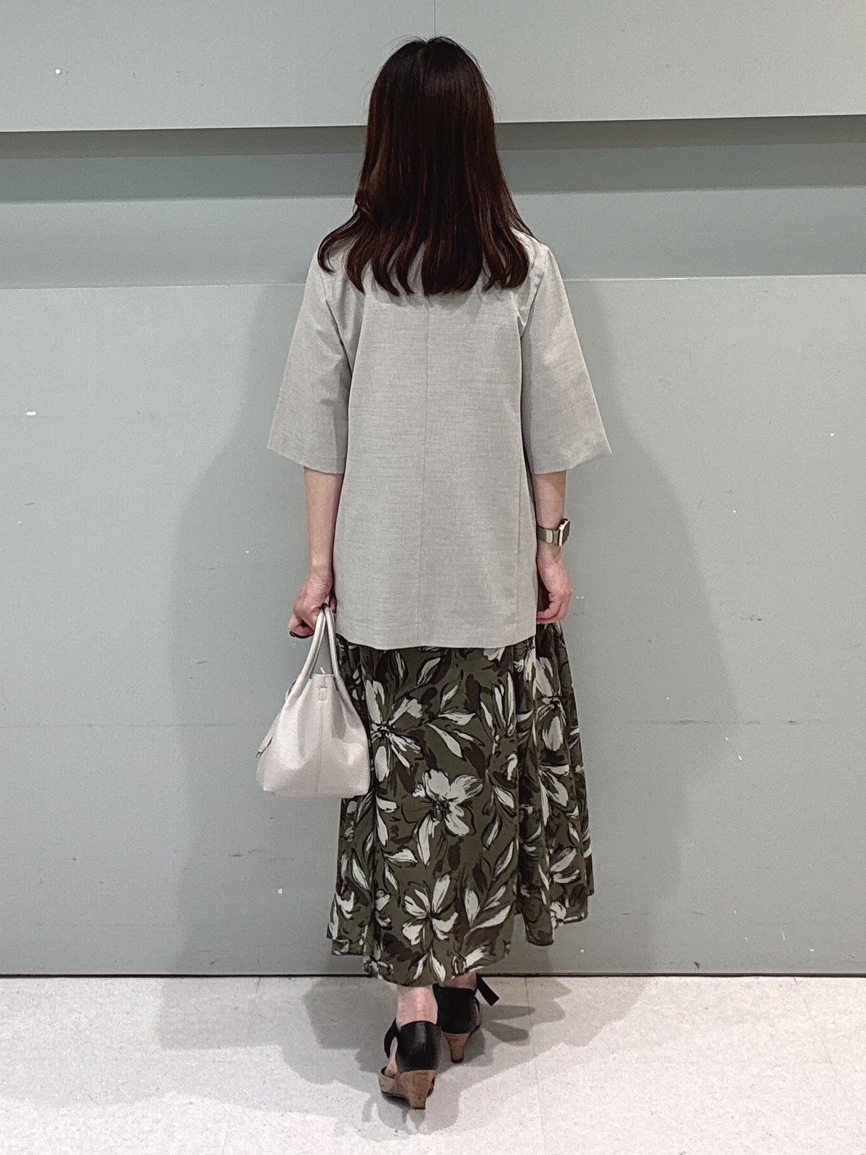 makiさんの「UNTITLED｜【シワになりにくい/セットアップ可/接触冷感】ハーフスリーブジャケット」を使ったコーディネート
