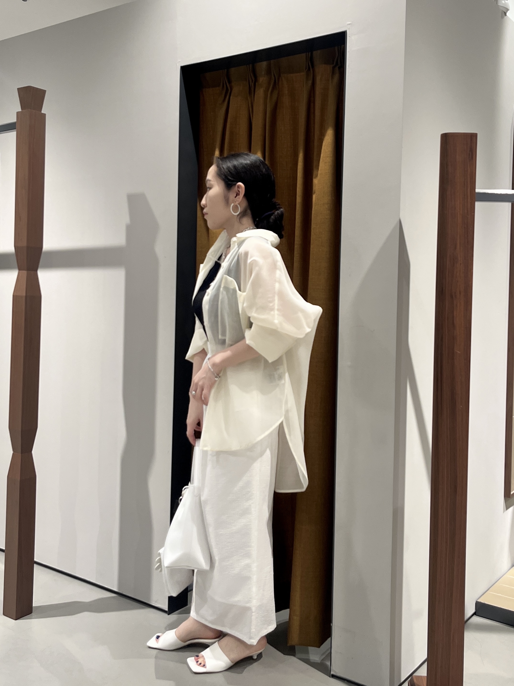 Uminoさんの「INDIVI｜【接触冷感】シアーコクーンブラウス」を使ったコーディネート