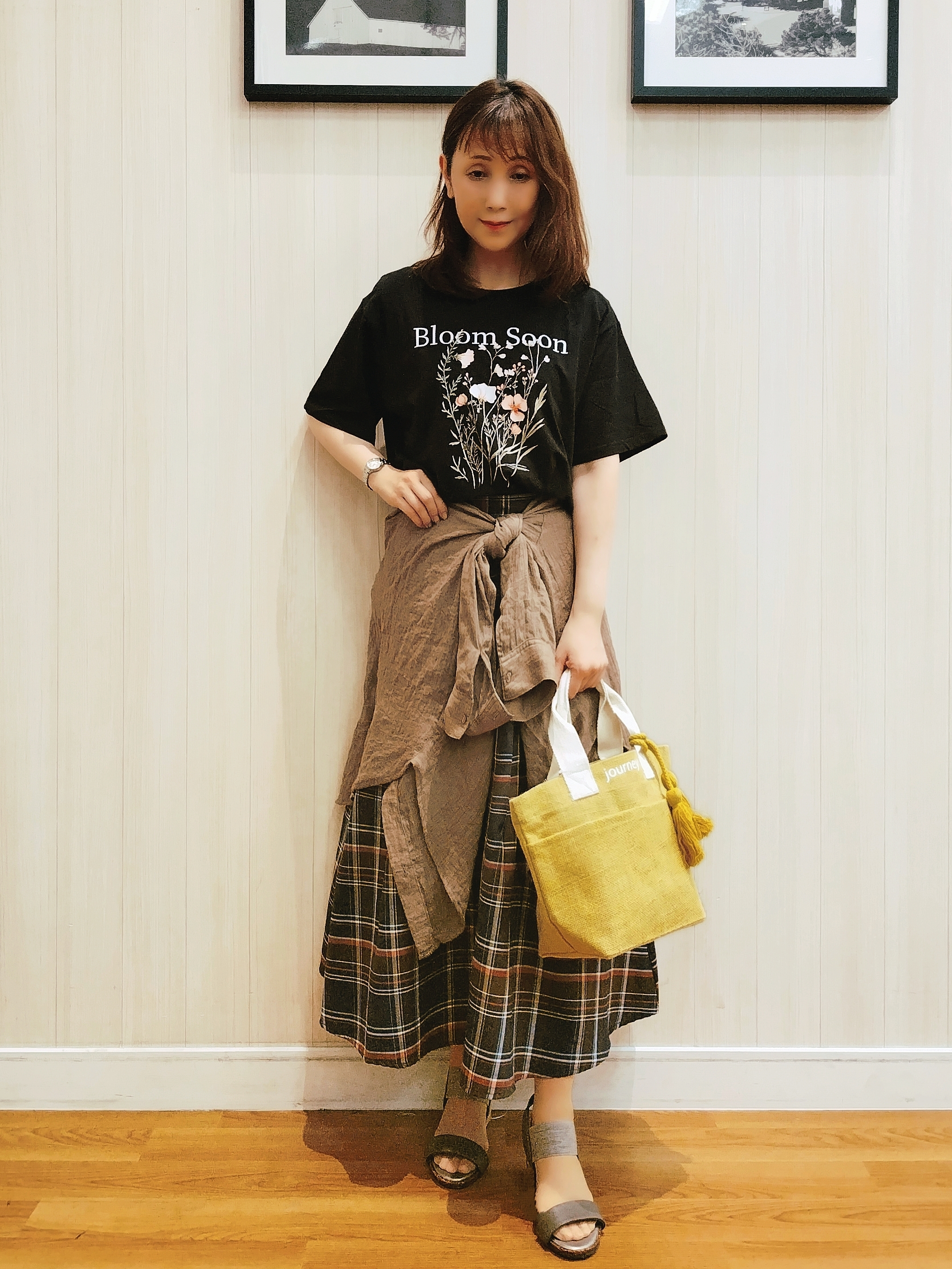yseさんの「SHOO･LA･RUE｜【洗濯機可/S-LL】夏に快適サラサラ感 大人のプリントTシャツ」を使ったコーディネート