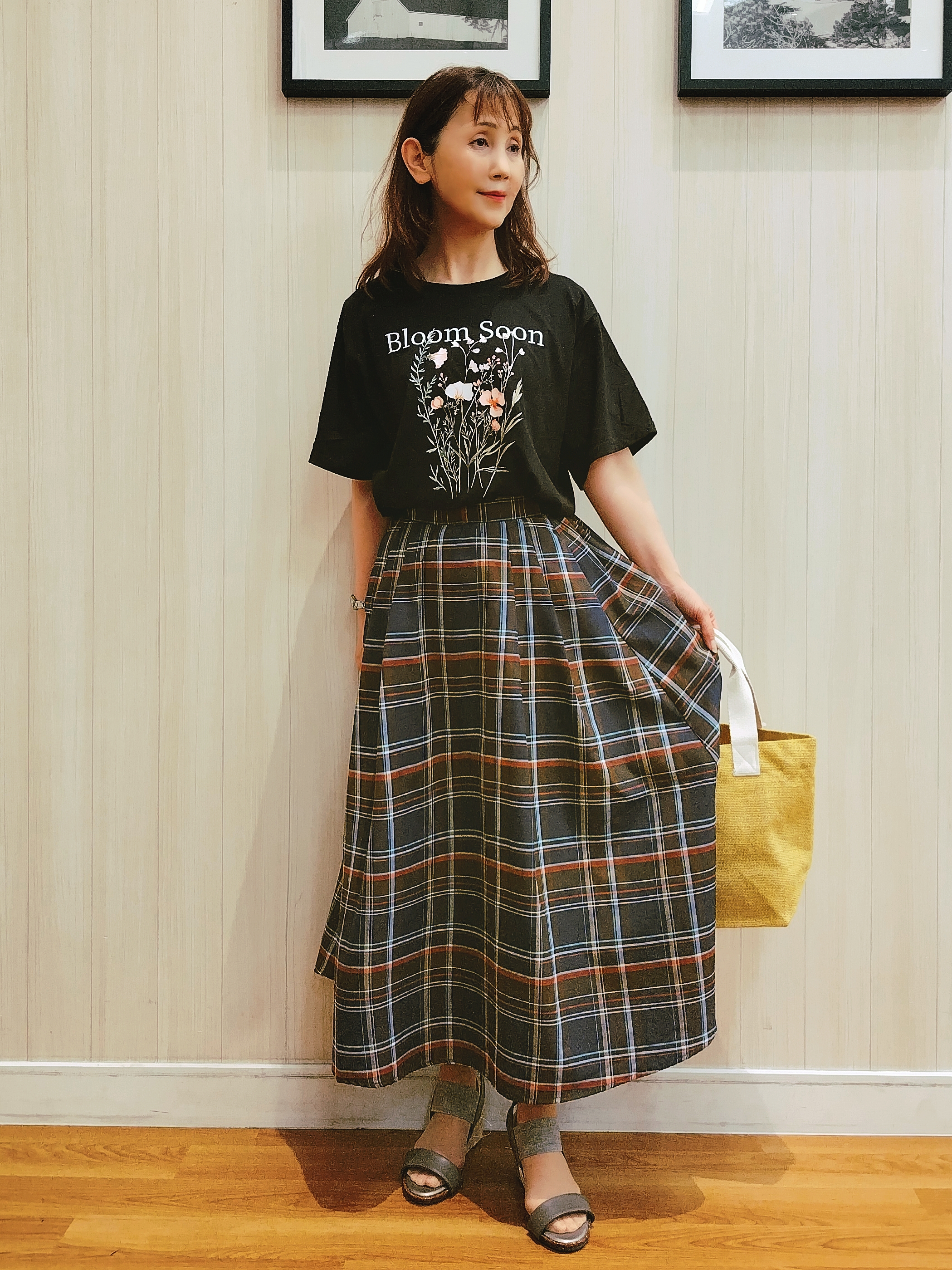 yseさんの「SHOO･LA･RUE｜【洗濯機可/S-LL】夏に快適サラサラ感 大人のプリントTシャツ」を使ったコーディネート