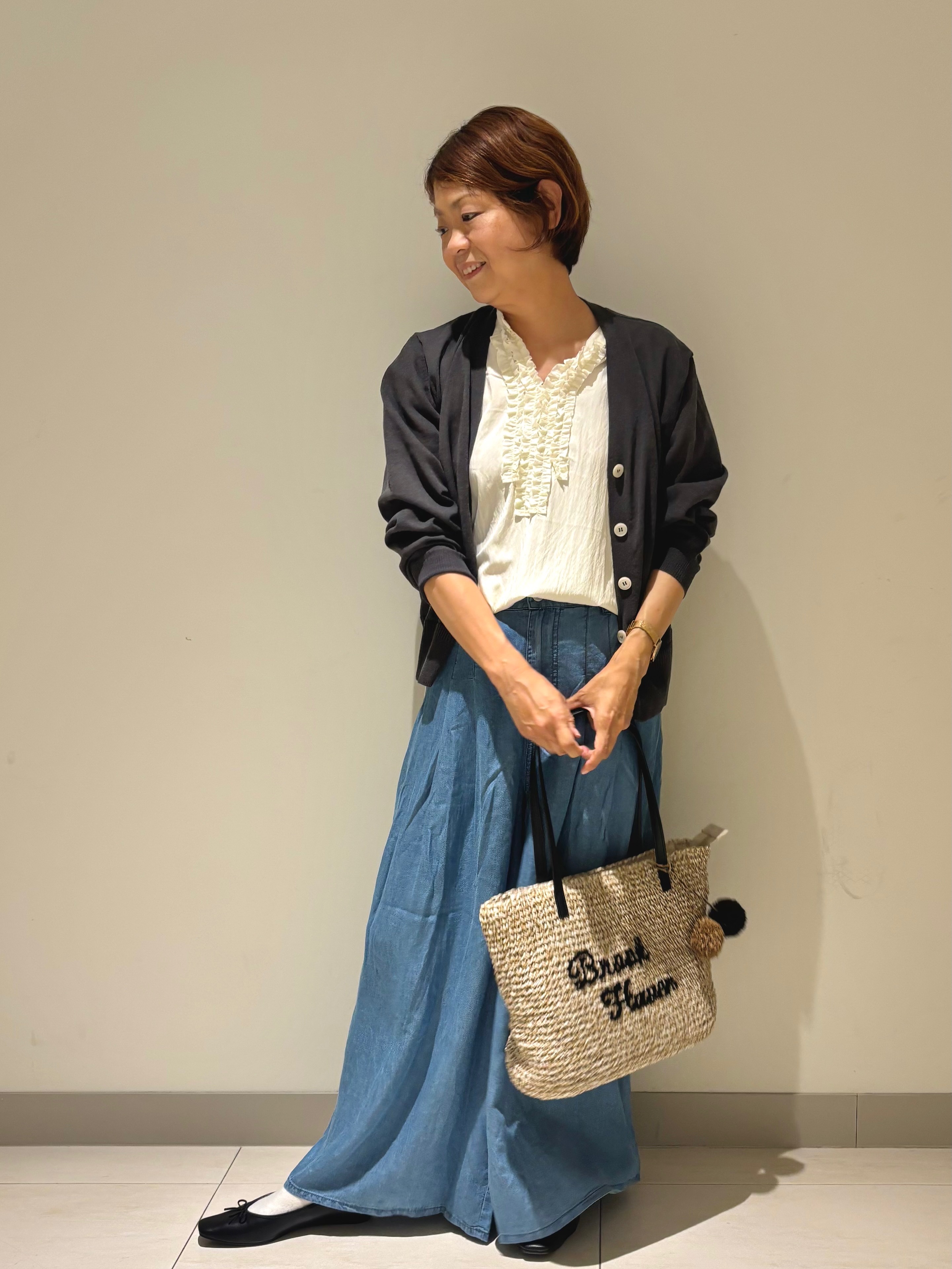 Haruさんの「Dessin｜【マシンウォッシャブル】Vネックシアーカーディガン」を使ったコーディネート