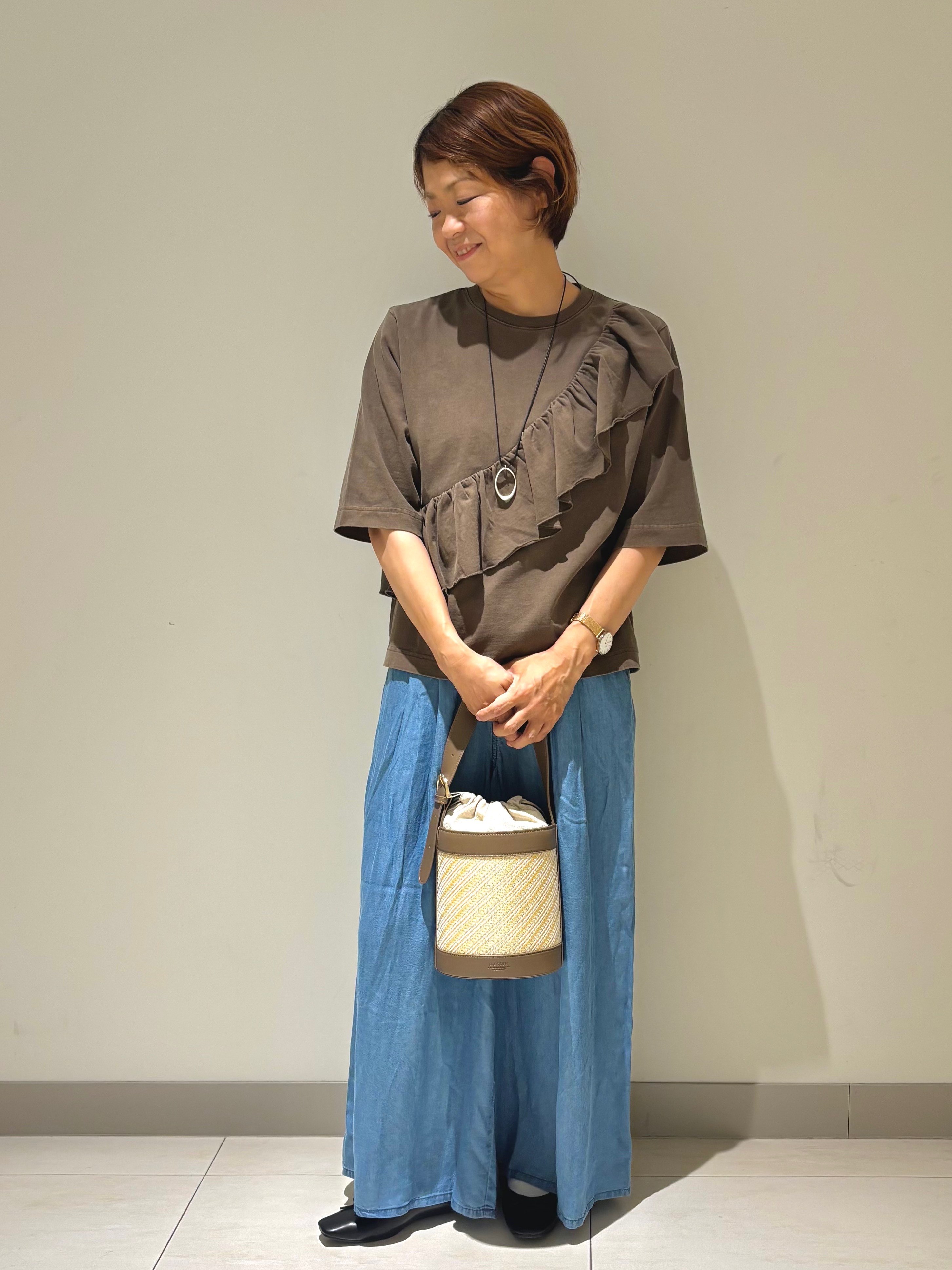 Haruさんの「Dessin｜アシメフリル ヴィンテージライクプルオーバー」を使ったコーディネート
