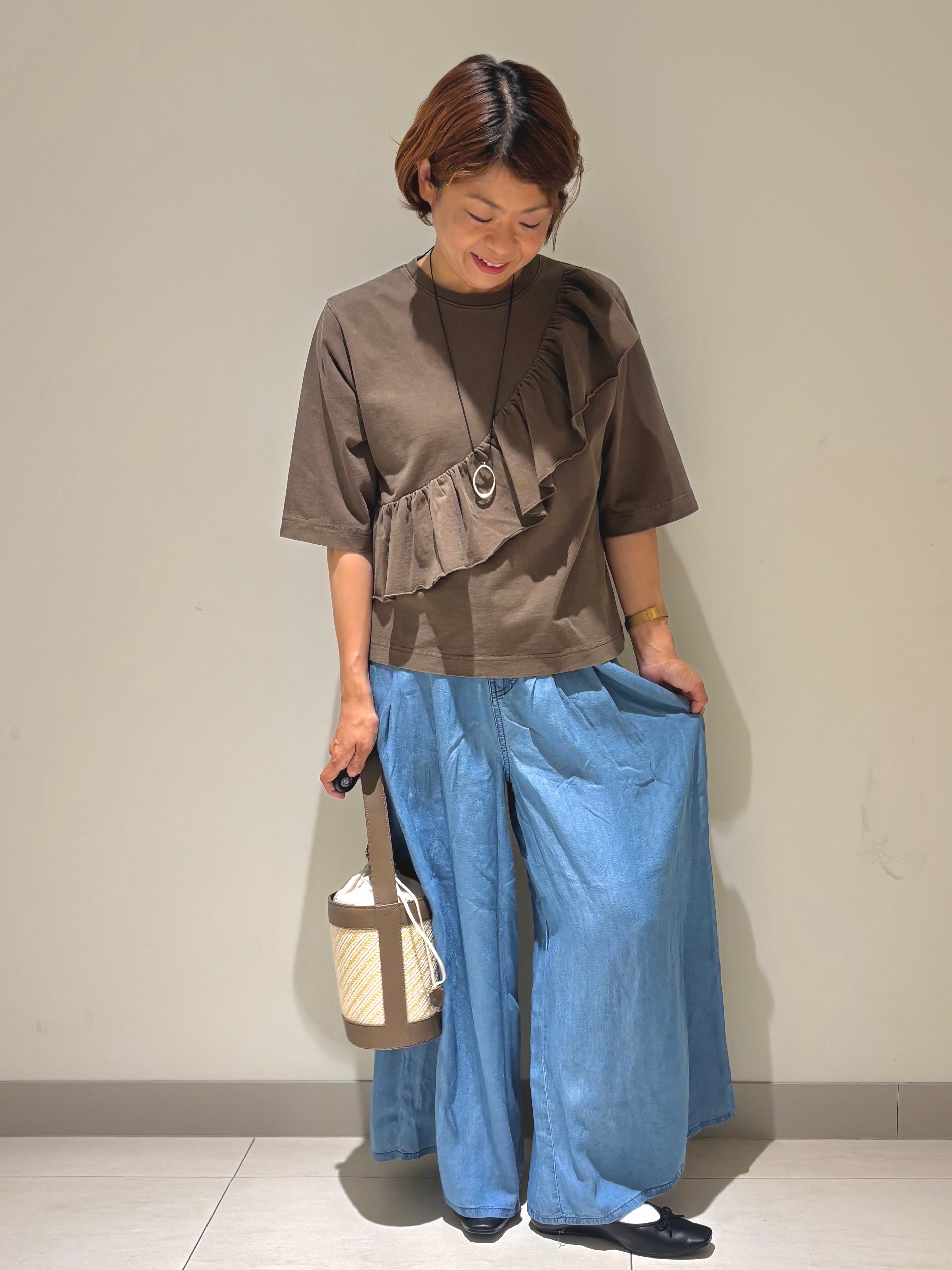 Haruさんの「Dessin｜アシメフリル ヴィンテージライクプルオーバー」を使ったコーディネート