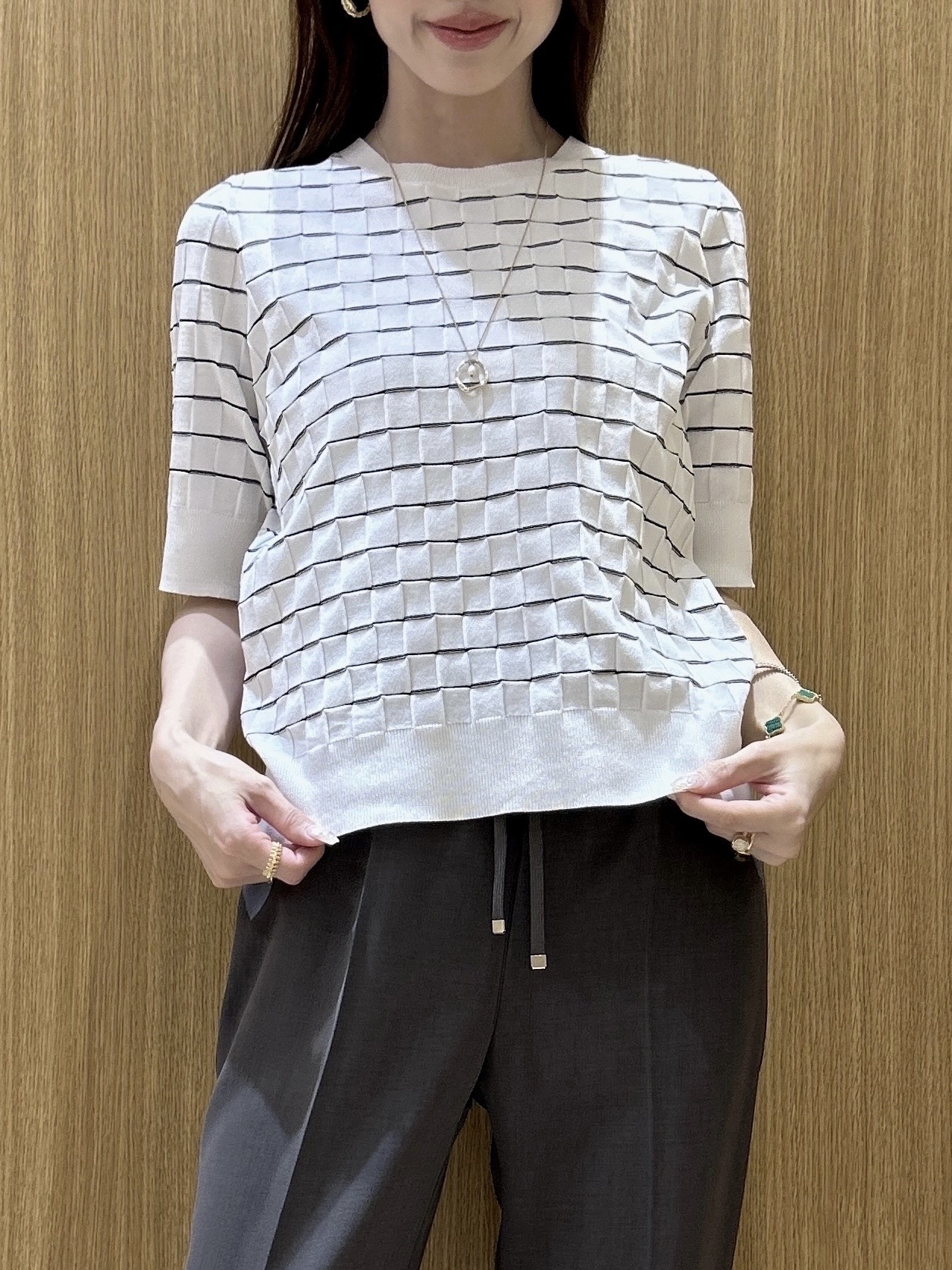 maiさんの「OPAQUE.CLIP｜リネンライク Vネックジレ【洗濯機OK】」を使ったコーディネート