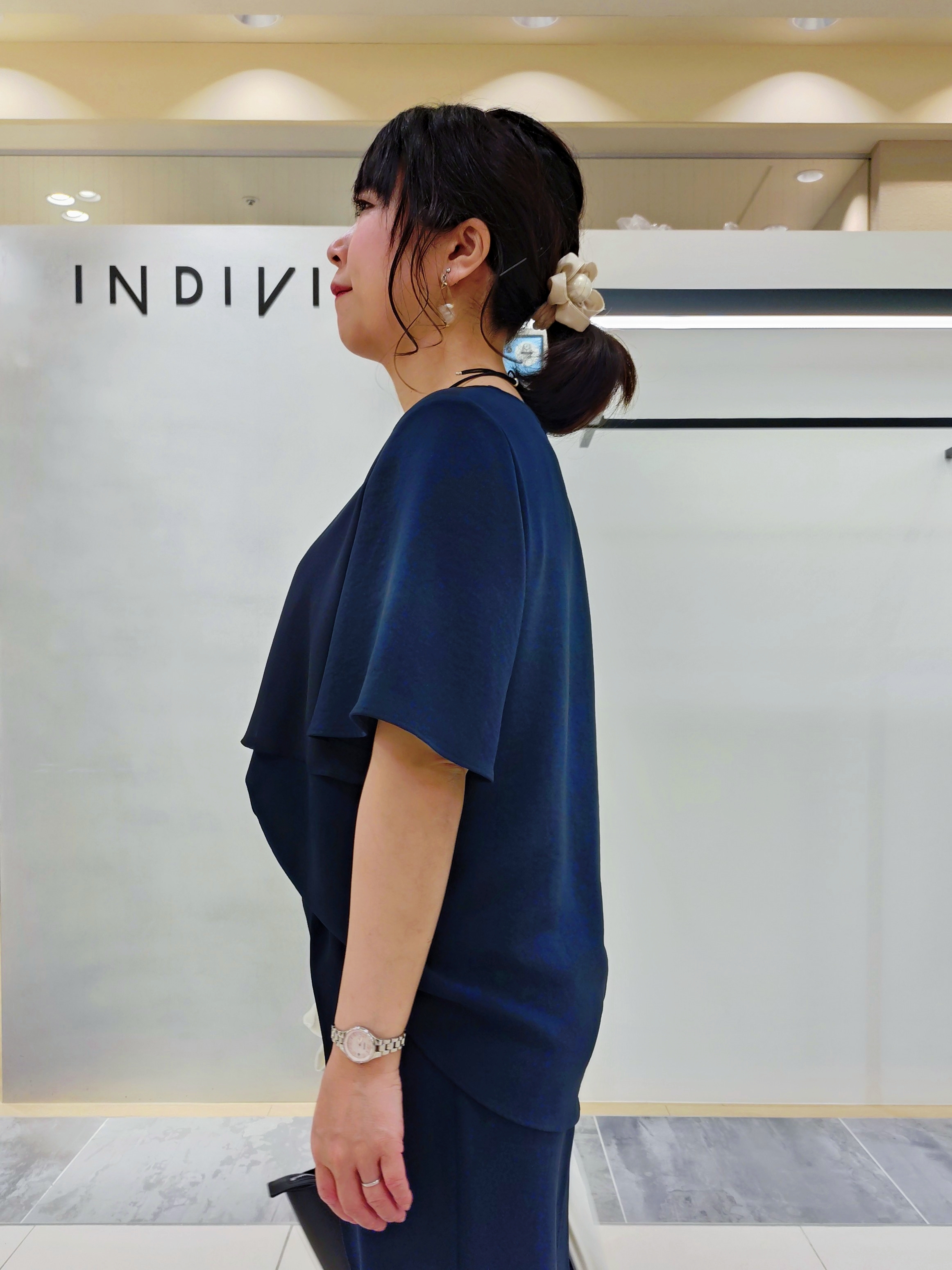 TOMOMIさんの「INDIVI｜【着る日傘】シフォンドッキングブラウス」を使ったコーディネート