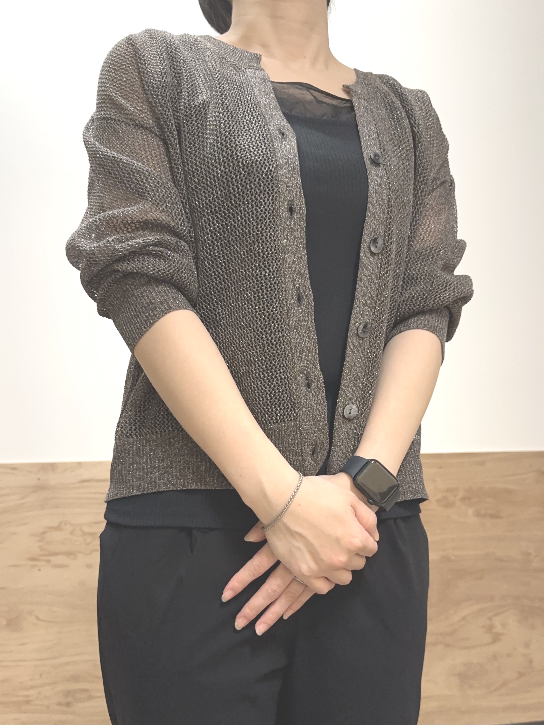 すーさんの「grove｜ラメメッシュキーネックカーディガン」を使ったコーディネート