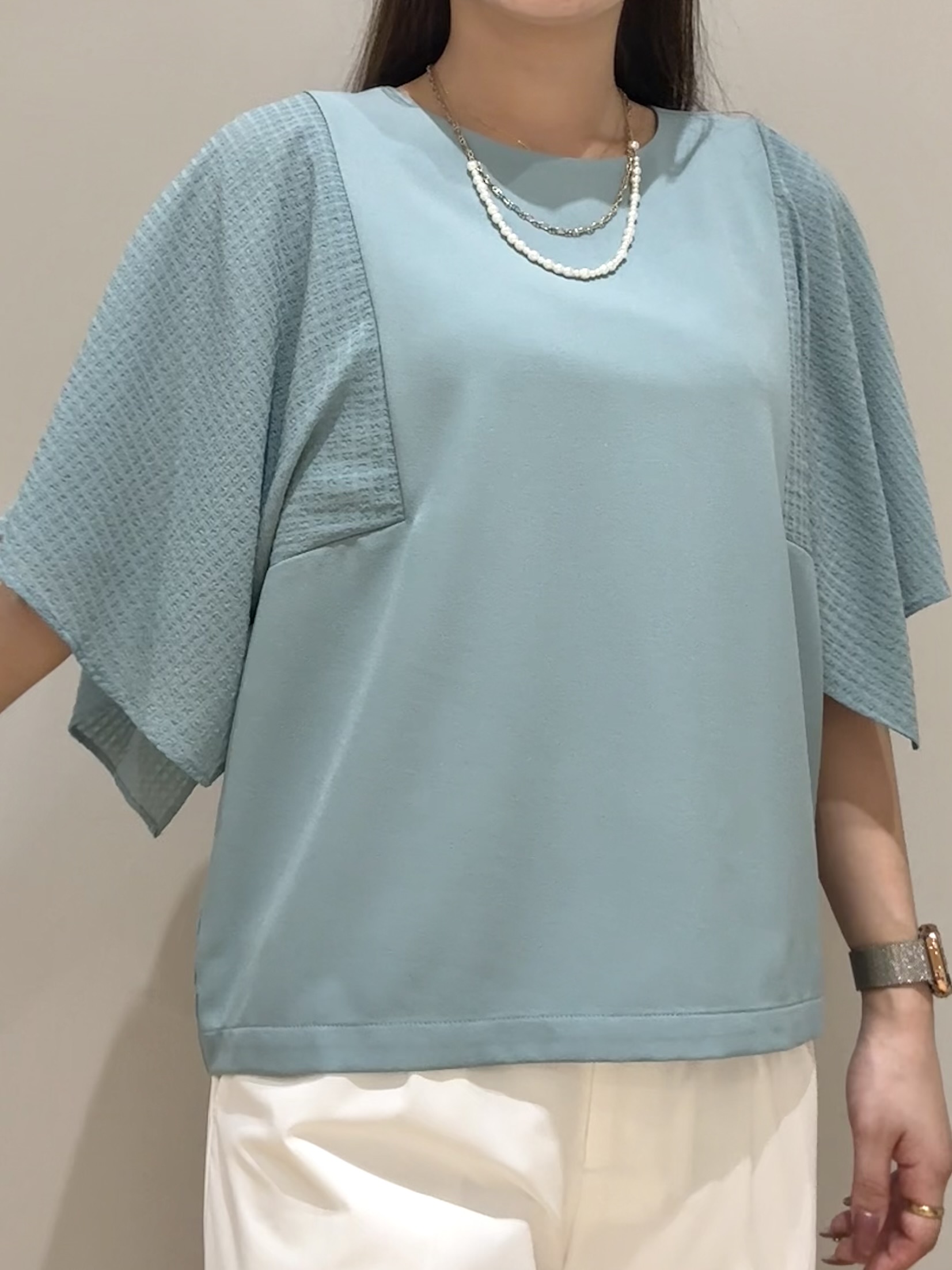 yuriさんの「INDIVI｜【洗える／シアーチェック柄】異素材コンビスリーブトップス」を使ったコーディネート