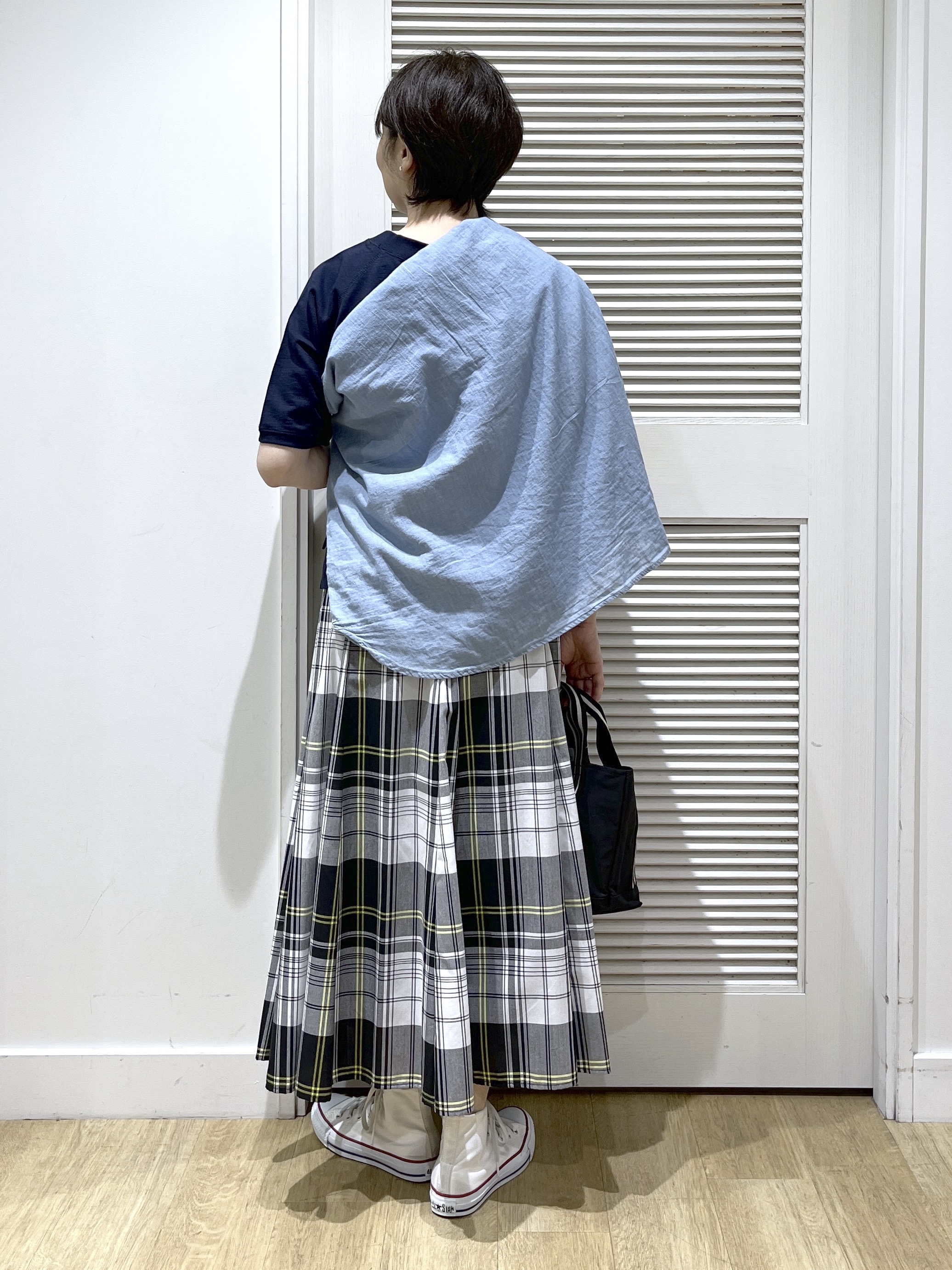 Miyazakiさんの「Dessin｜【洗える】フロッキーロゴ裏毛プルオーバー」を使ったコーディネート