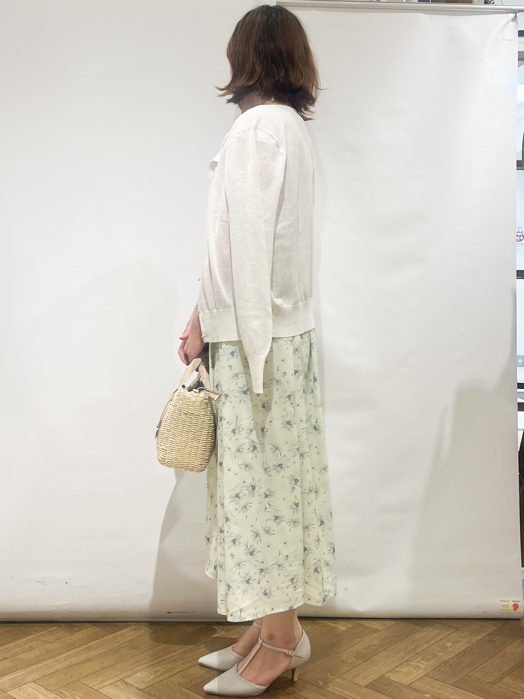 fumiさんの「index｜【接触冷感】ビジューキーネックフレンチトップス《UVケア／洗濯機OK／XS～3L／8col》」を使ったコーディネート