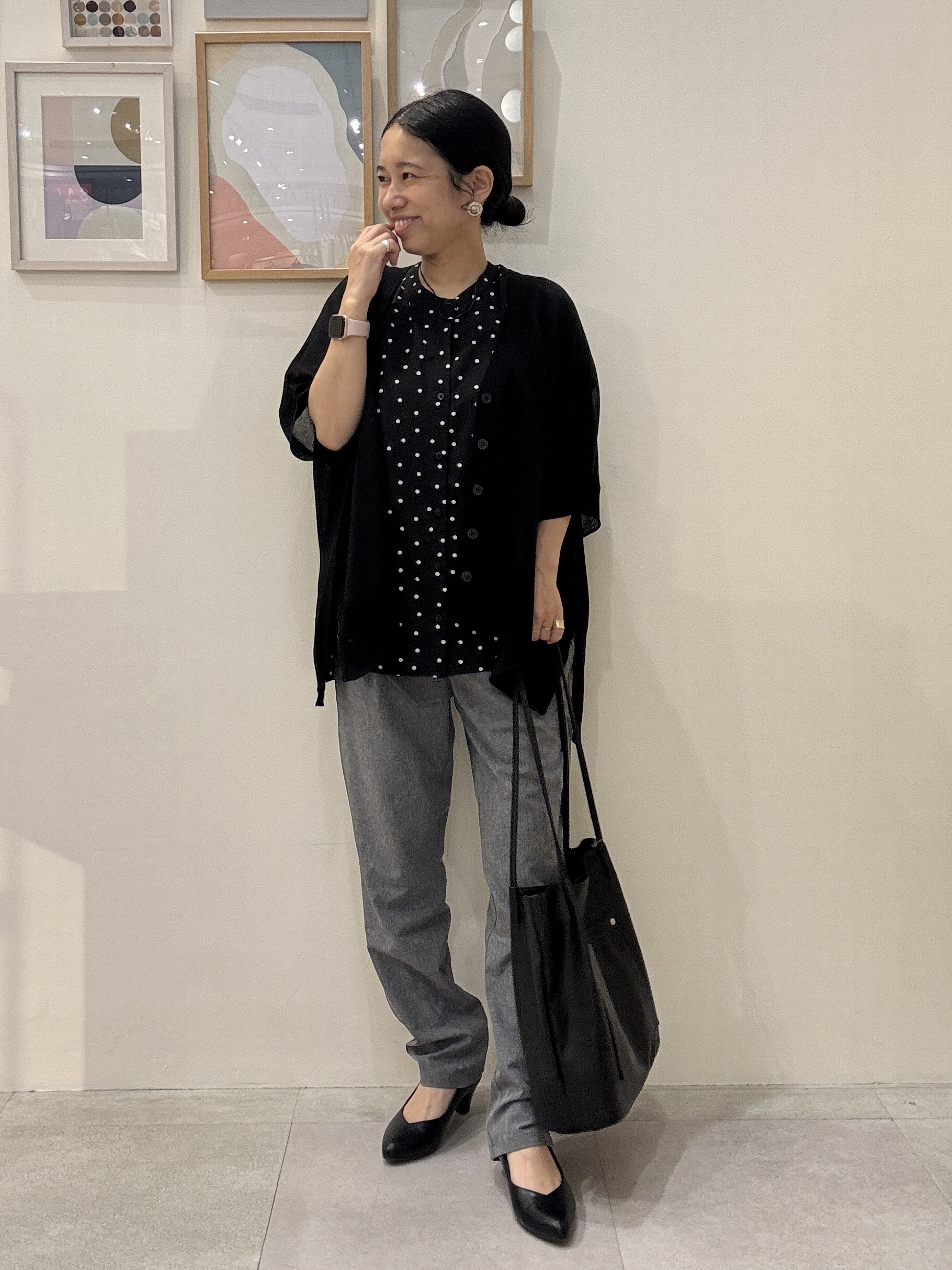 たけぴさんの「SHOO･LA･RUE｜【洗濯機可／洗濯後しわになりにくい】大人の甘さをプラスする ドット柄袖タックブラウス」を使ったコーディネート