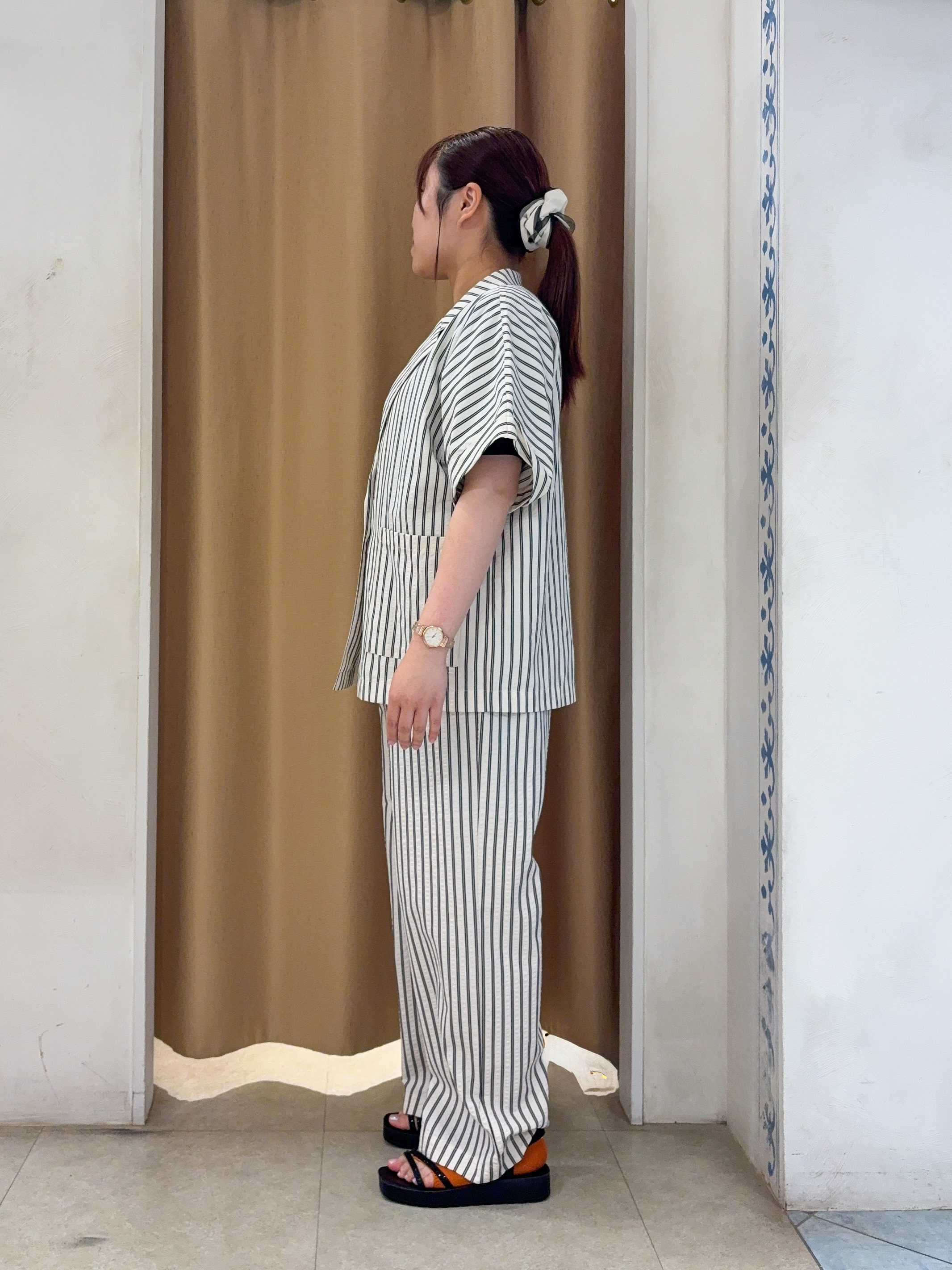 SO(R)Aさんの「SHOO･LA･RUE｜【S-LL/吸水速乾/セットアップ可】羽織るだけで主役になる サッカーストライプシャツジャケット」を使ったコーディネート