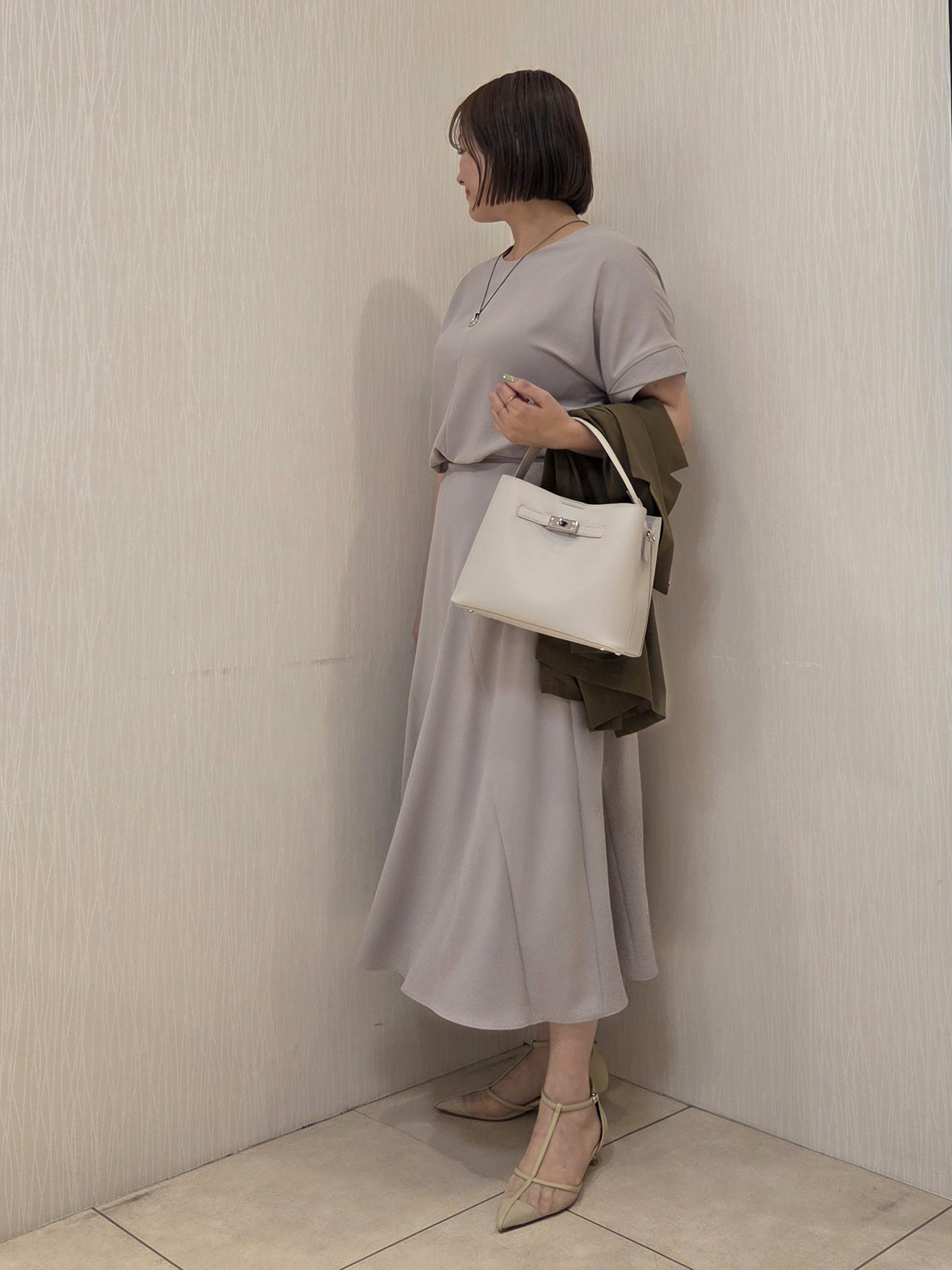 naokoさんの「UNTITLED｜【セットアップ可/UVカット/前後2WAY】リラクシーフレンチスリーブブラウス」を使ったコーディネート