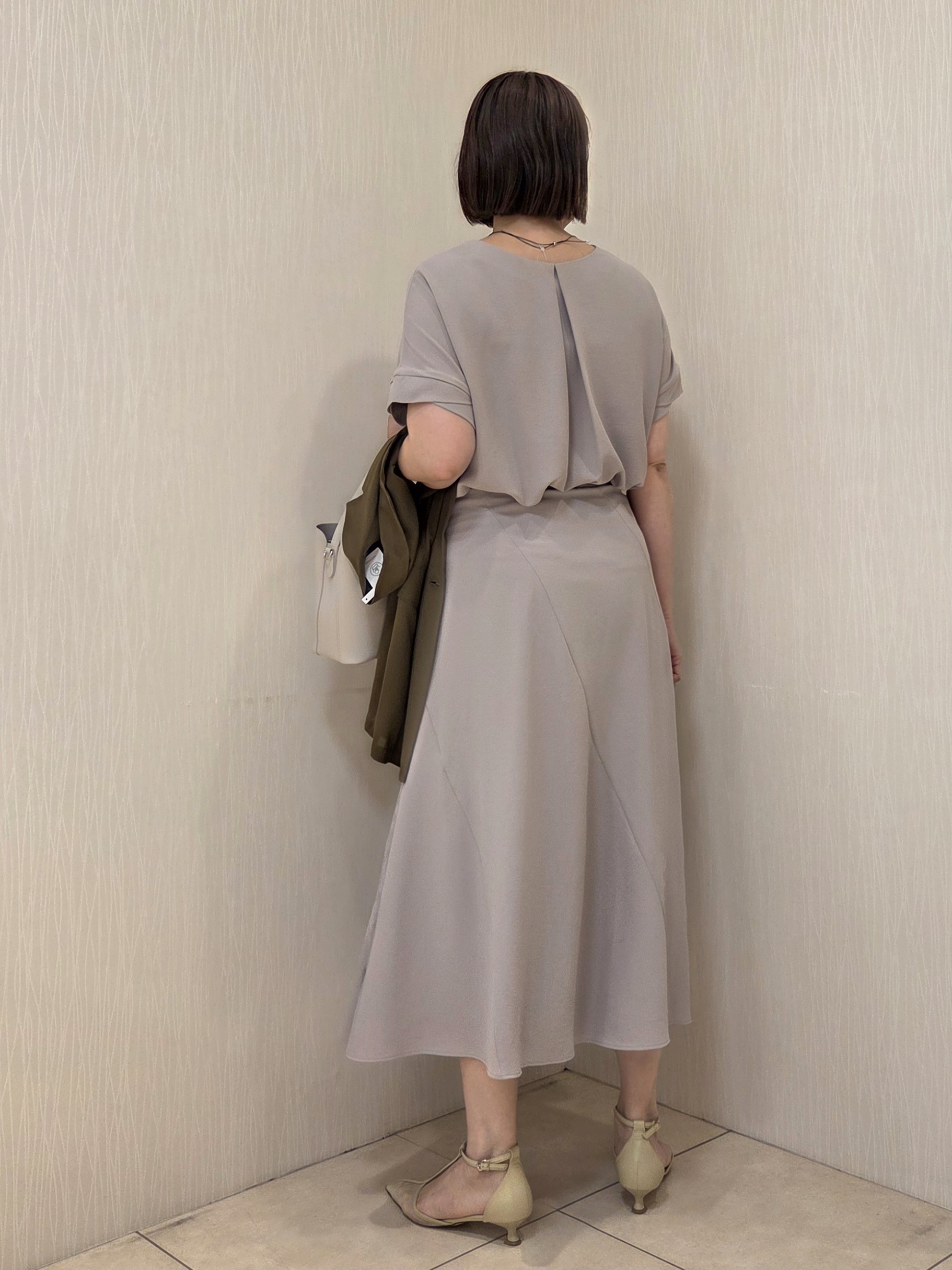 naokoさんの「UNTITLED｜【セットアップ可/UVカット/前後2WAY】リラクシーフレンチスリーブブラウス」を使ったコーディネート