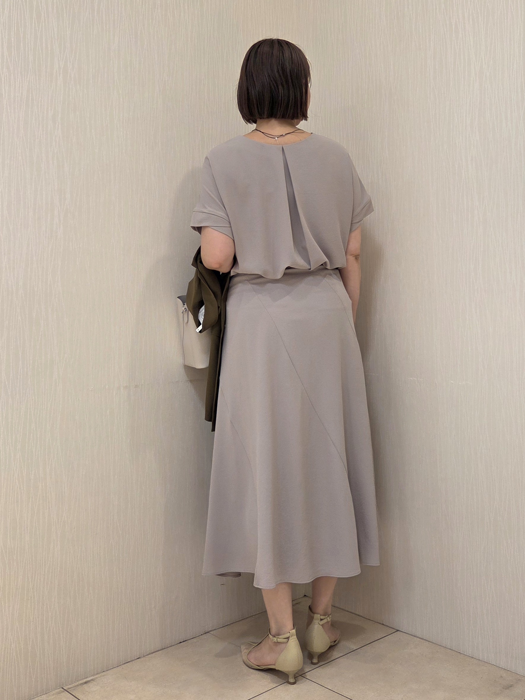 naokoさんの「UNTITLED｜【セットアップ可/UVカット/前後2WAY】リラクシーフレンチスリーブブラウス」を使ったコーディネート