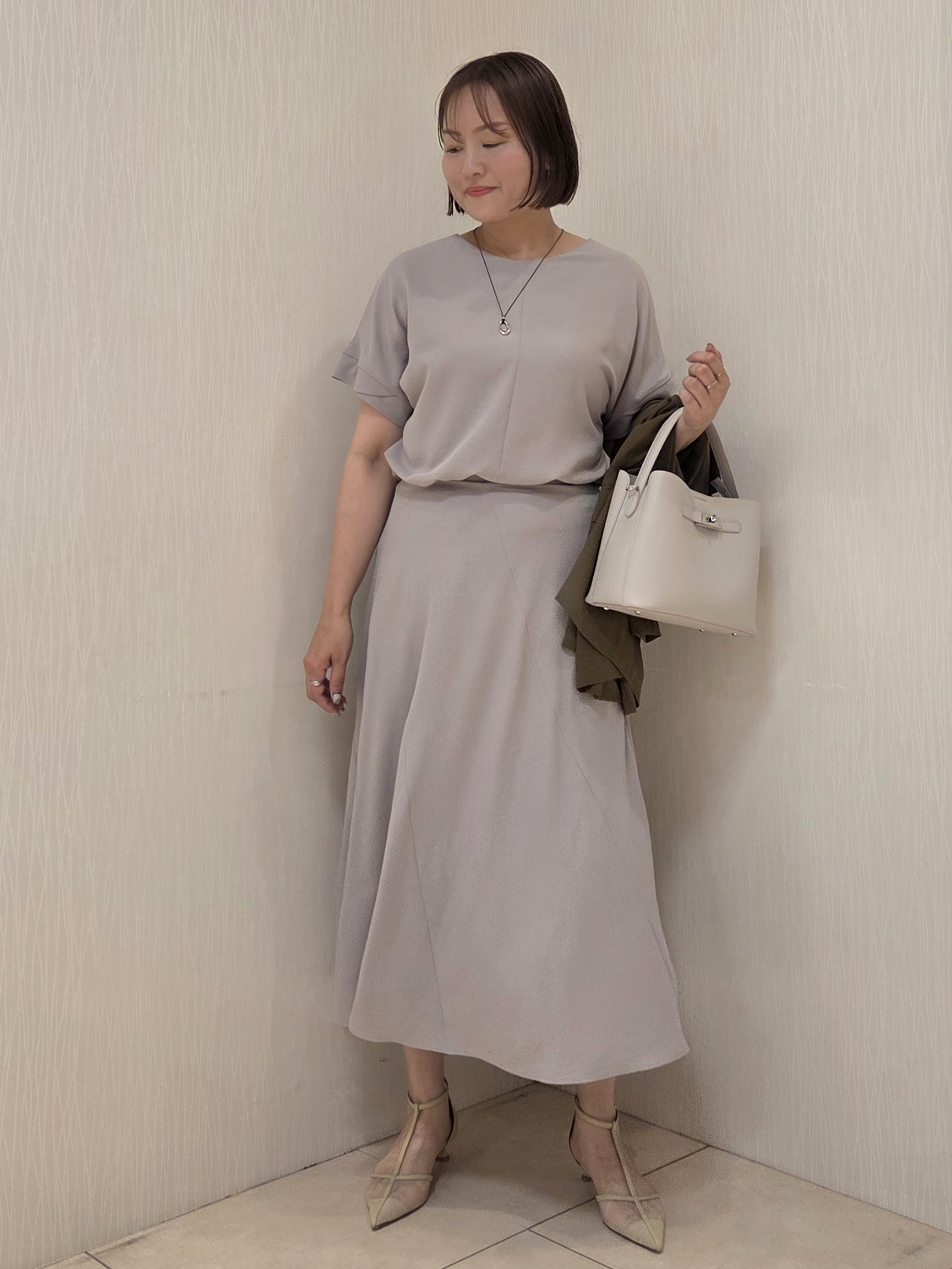 naokoさんの「UNTITLED｜【セットアップ可/UVカット/前後2WAY】リラクシーフレンチスリーブブラウス」を使ったコーディネート
