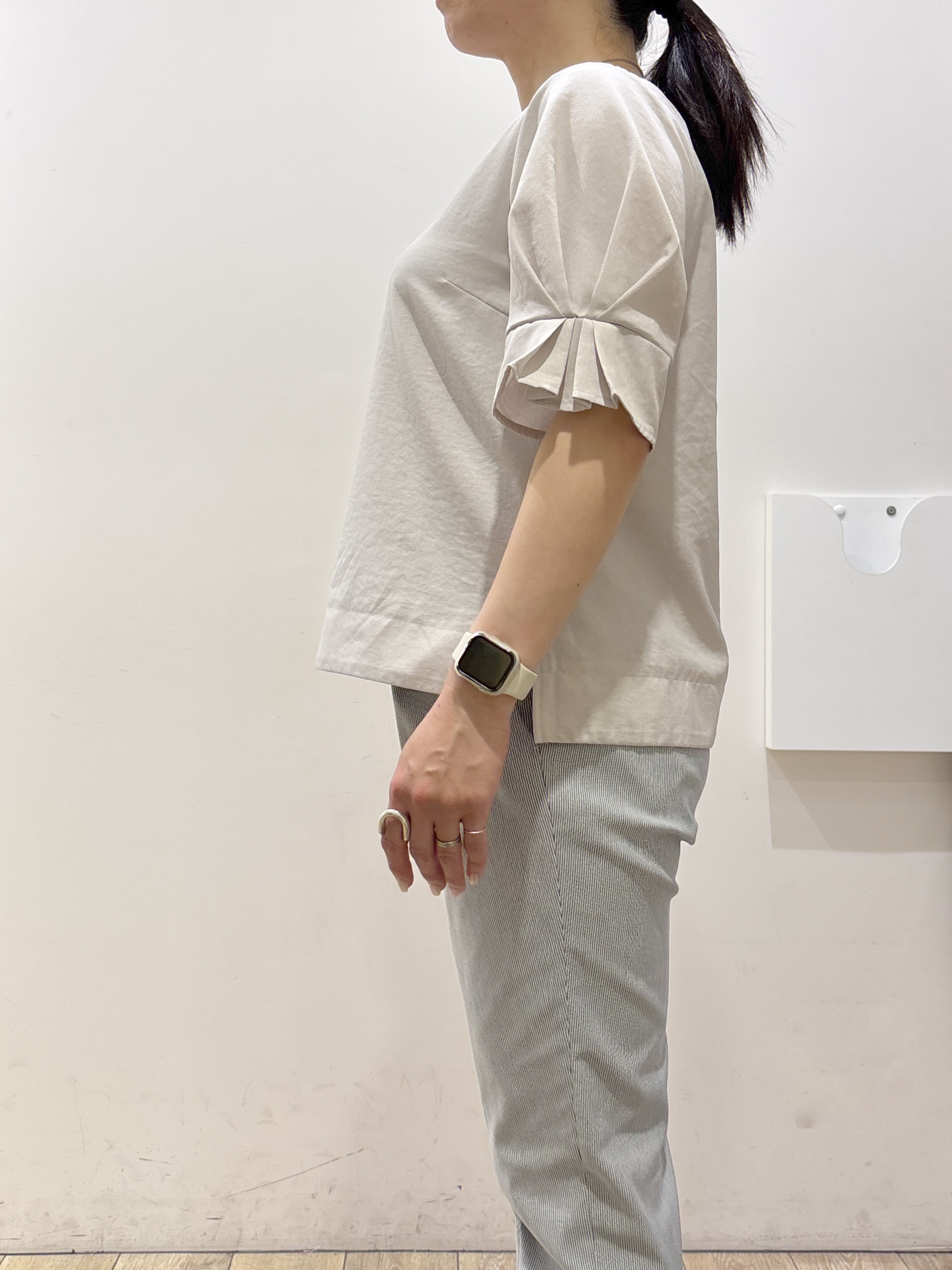 mameさんの「index｜【接触冷感／吸水速乾】タックパフスリーブブラウス《防シワ／洗濯機OK／XS～3L／8col》」を使ったコーディネート