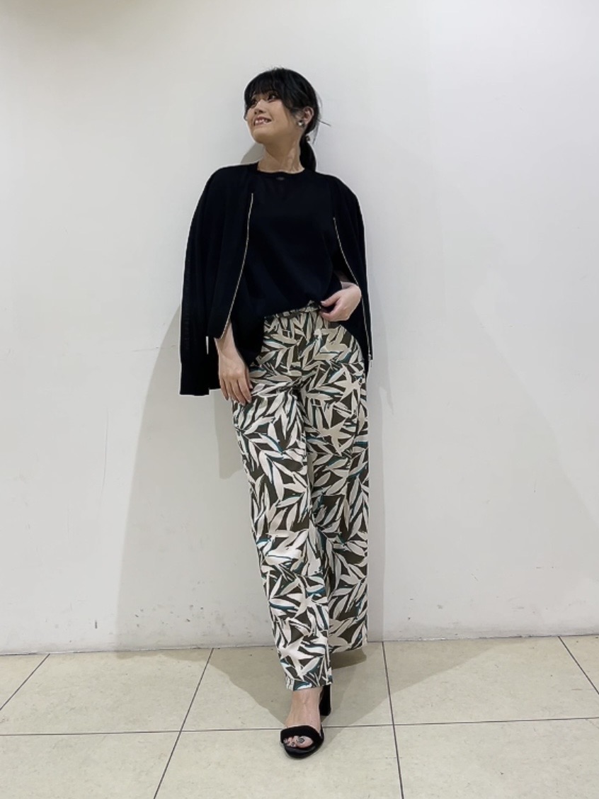 watanabeさんの「UNTITLED｜【アンサンブル可/日除け・冷房対策】シアーレーヨンZIPカーディガン」を使ったコーディネート