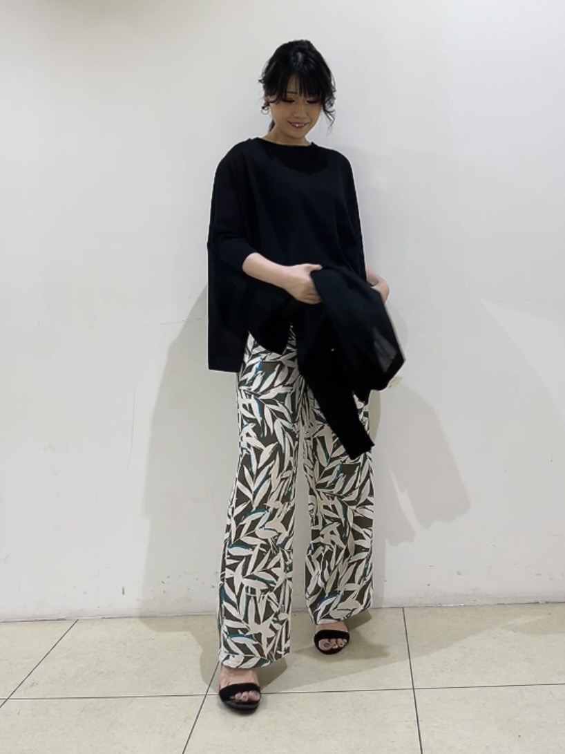 watanabeさんの「UNTITLED｜【アンサンブル可/日除け・冷房対策】シアーレーヨンZIPカーディガン」を使ったコーディネート