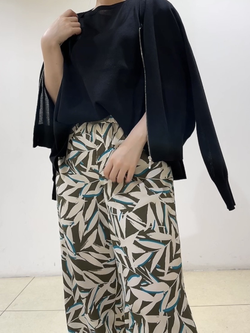 watanabeさんの「UNTITLED｜【アンサンブル可/日除け・冷房対策】シアーレーヨンZIPカーディガン」を使ったコーディネート