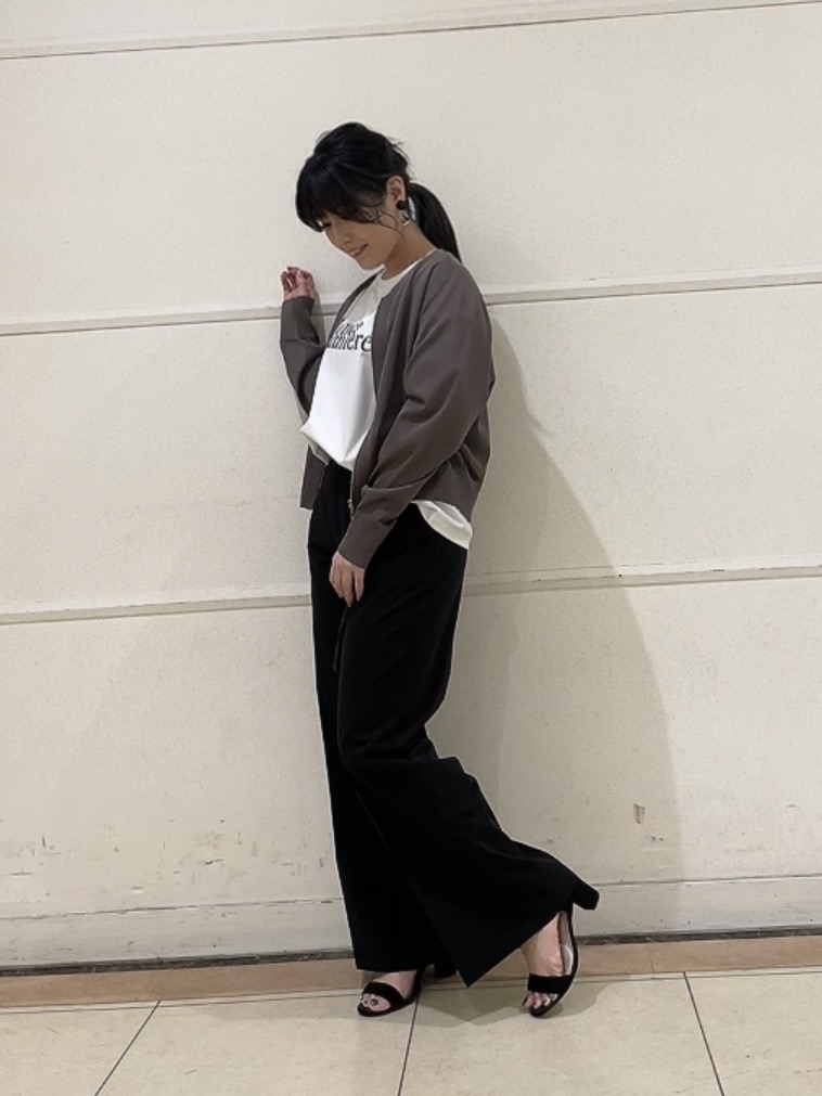 watanabeさんの「UNTITLED｜【アンサンブル可/日除け・冷房対策】シアーレーヨンZIPカーディガン」を使ったコーディネート