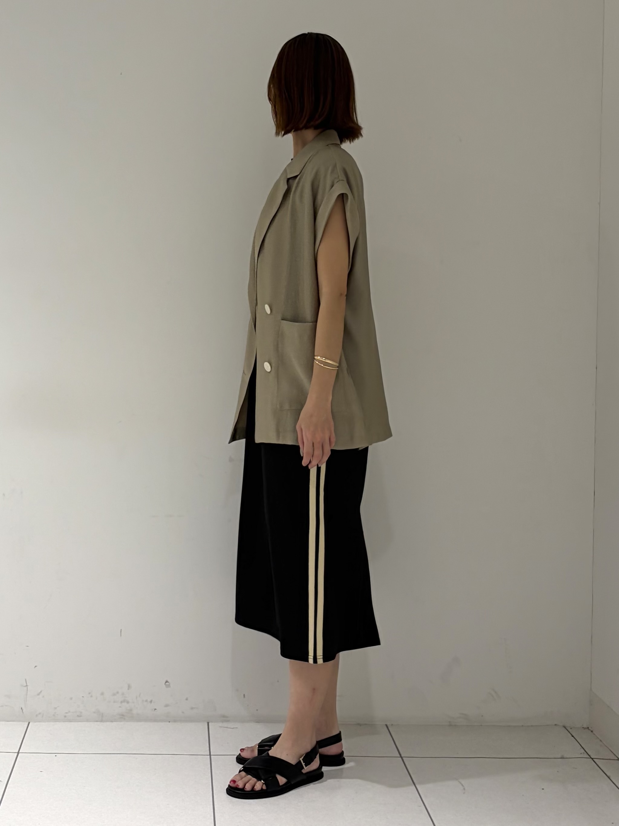 shioriさんの「INDIVI｜ワッシャーシアー半袖ダブルジャケット」を使ったコーディネート