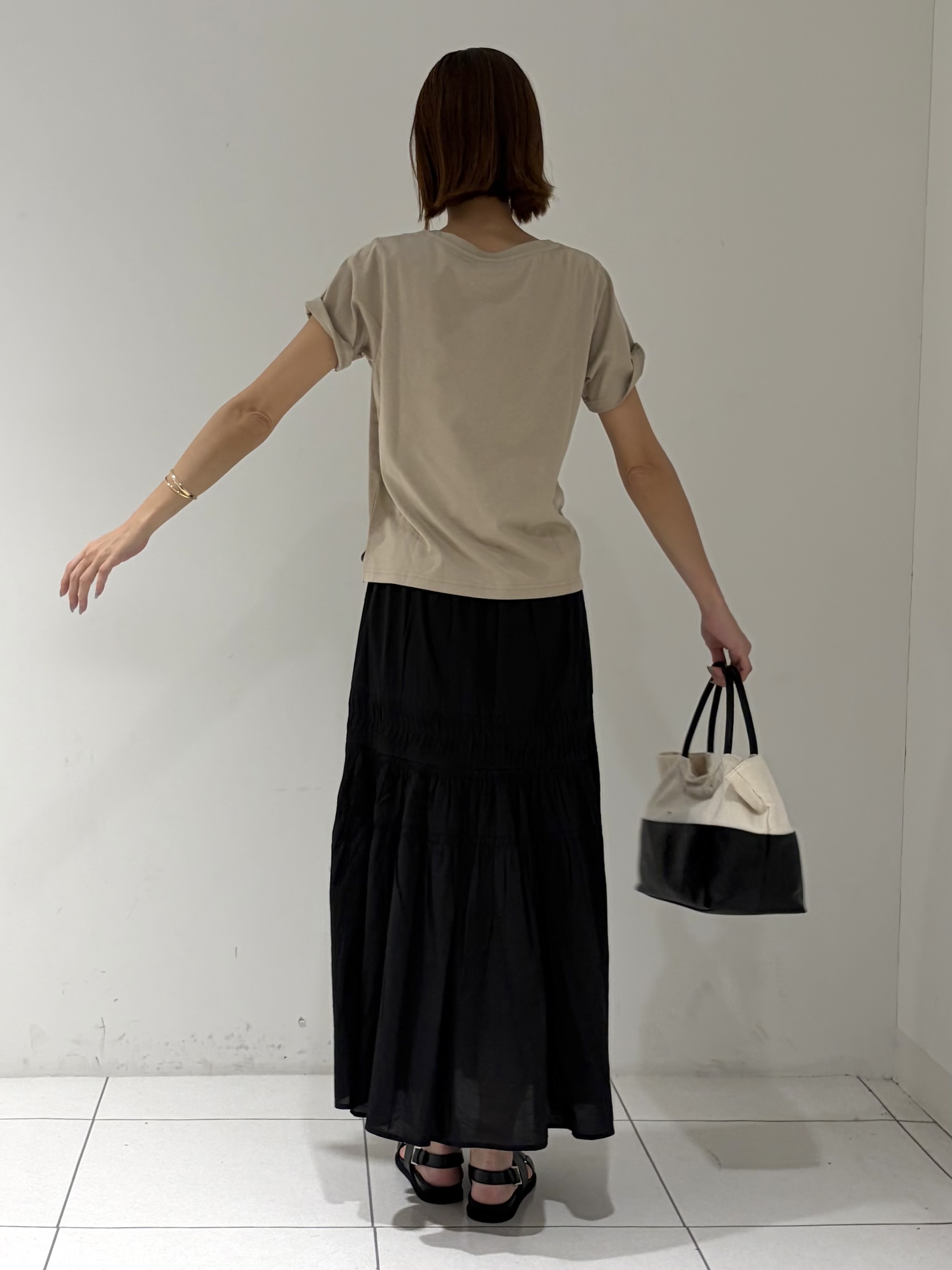 shioriさんの「INDIVI｜3DプリントロゴTシャツ【再入荷】」を使ったコーディネート