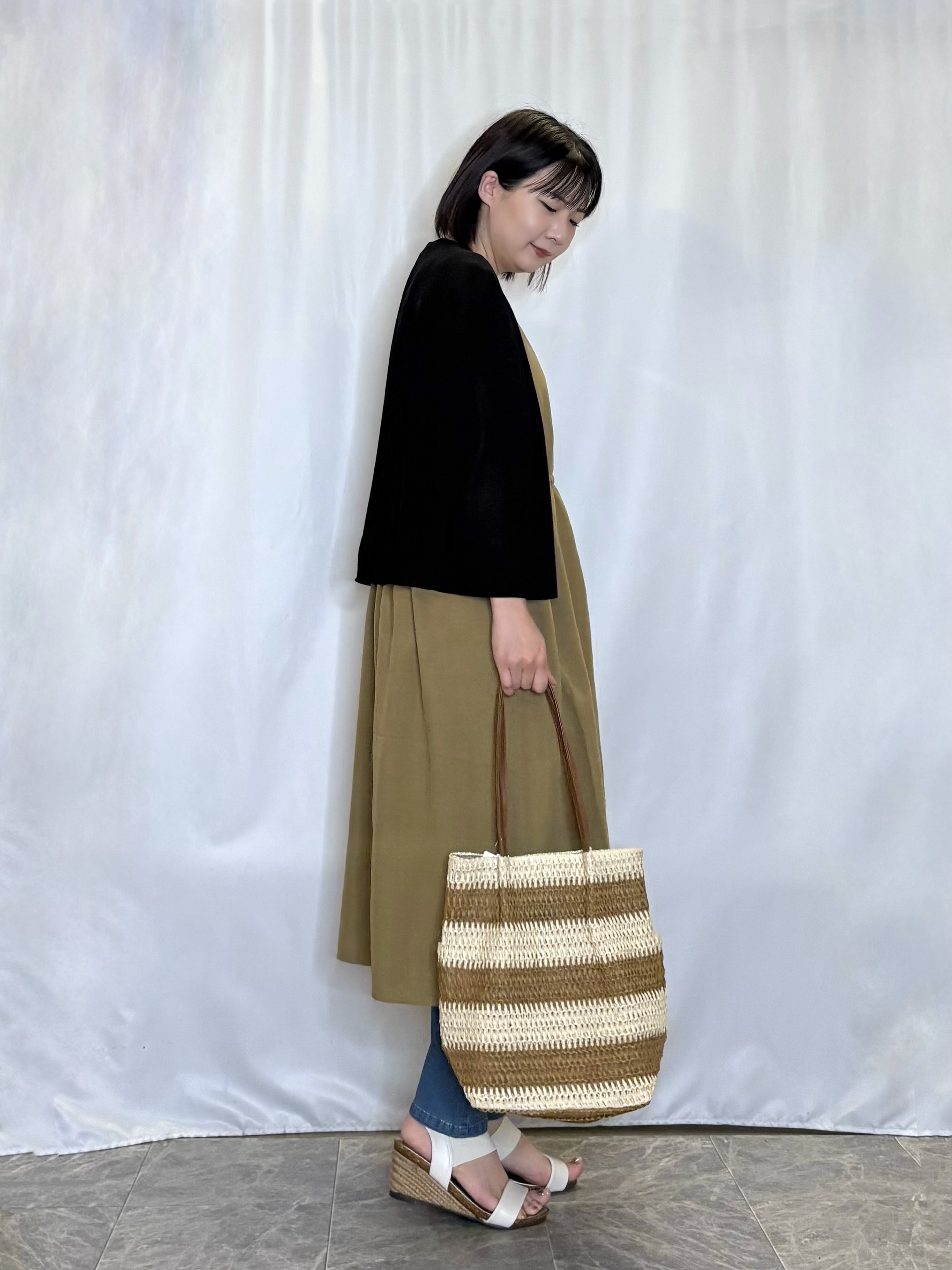 ネリさんの「SHOO･LA･RUE｜【洗濯機可/S-LL】オンにもオフにも マルチに使えるボタンレスカーディガン」を使ったコーディネート