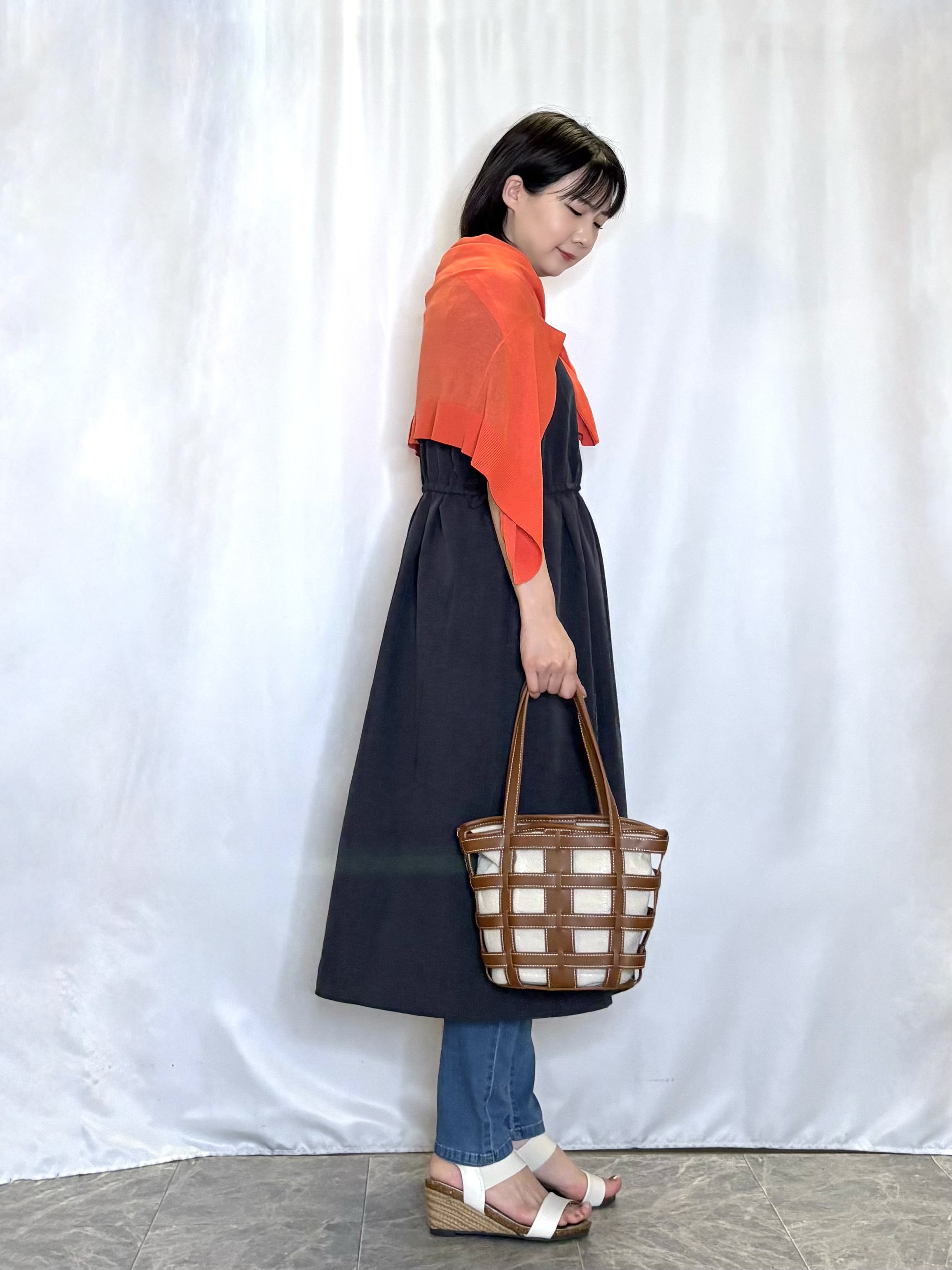 ネリさんの「SHOO･LA･RUE｜【洗濯機可/S-LL】オンにもオフにも マルチに使えるボタンレスカーディガン」を使ったコーディネート