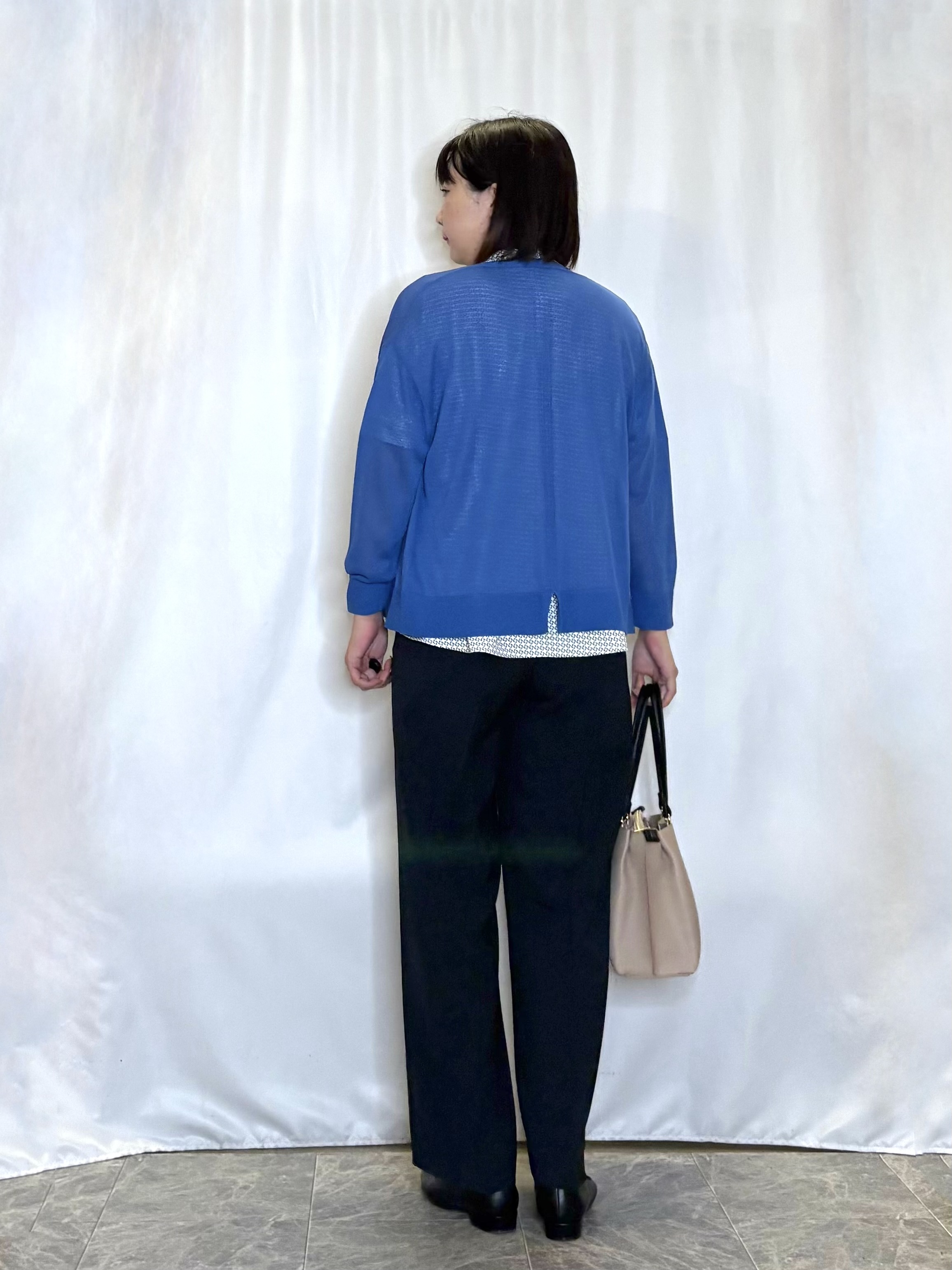ネリさんの「SHOO･LA･RUE｜【洗濯機可/S-LL】オンにもオフにも マルチに使えるボタンレスカーディガン」を使ったコーディネート