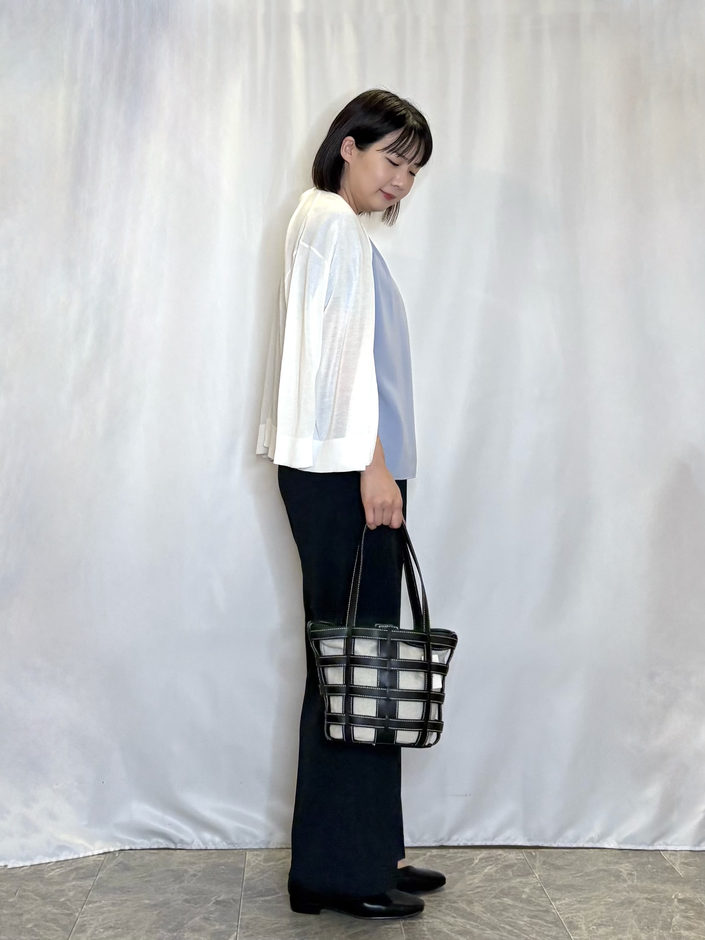 ネリさんの「SHOO･LA･RUE｜【洗濯機可/S-LL】オンにもオフにも マルチに使えるボタンレスカーディガン」を使ったコーディネート