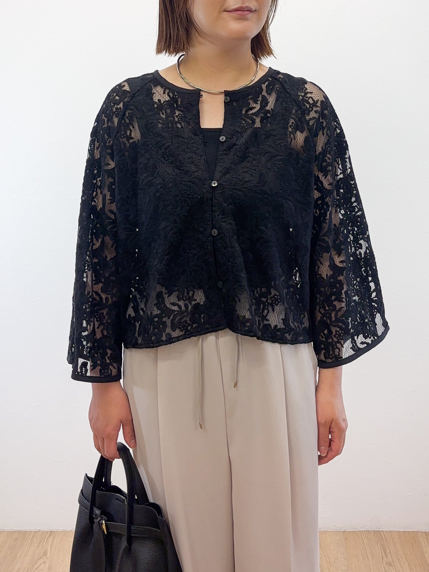 Takeさんの「OPAQUE.CLIP｜刺繍レースショートブラウス【洗える】」を使ったコーディネート