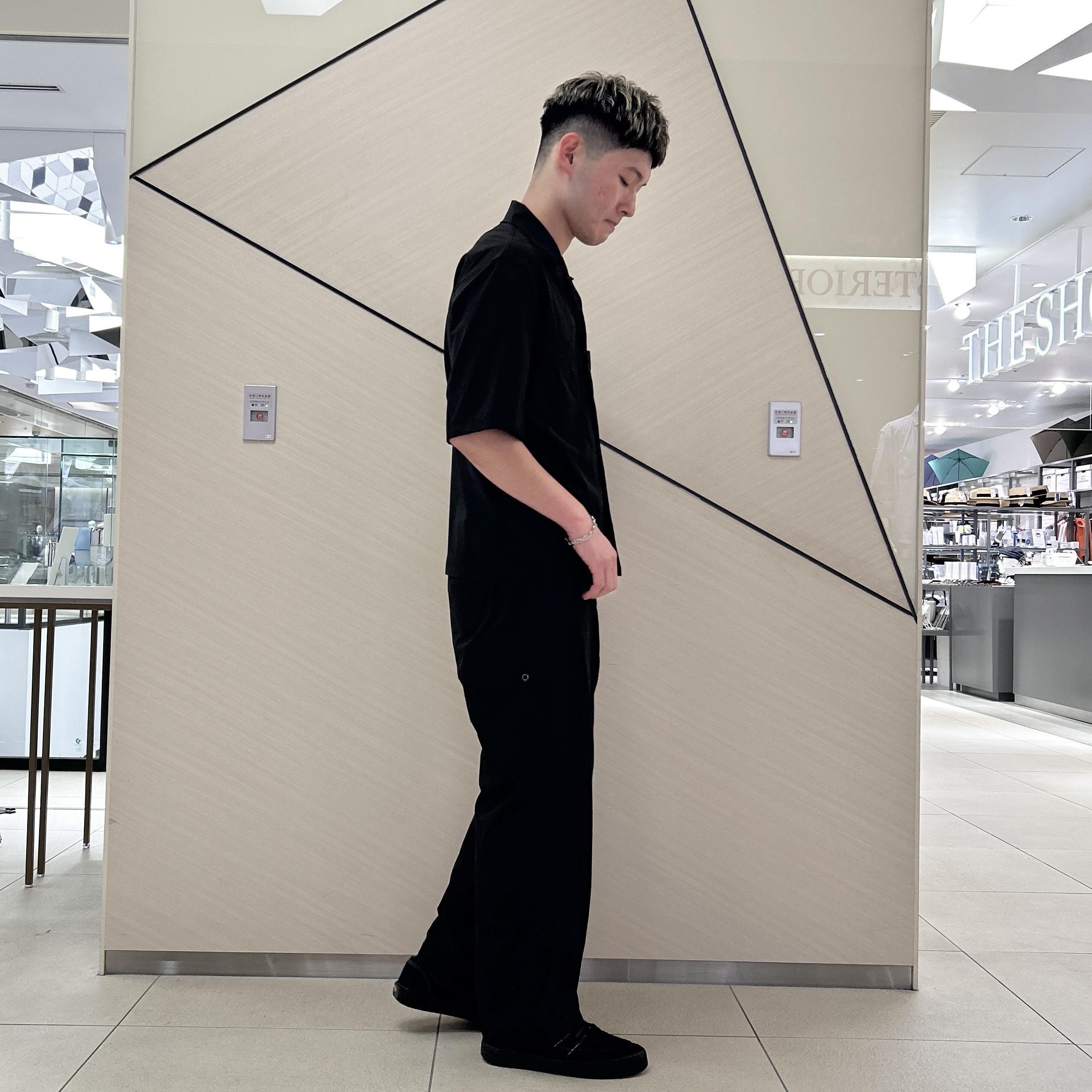 千葉亮太さんの「DRESSTERIOR｜◆【セットアップ可/ウォッシャブル】SOLOTEX ストレッチパンツ」を使ったコーディネート