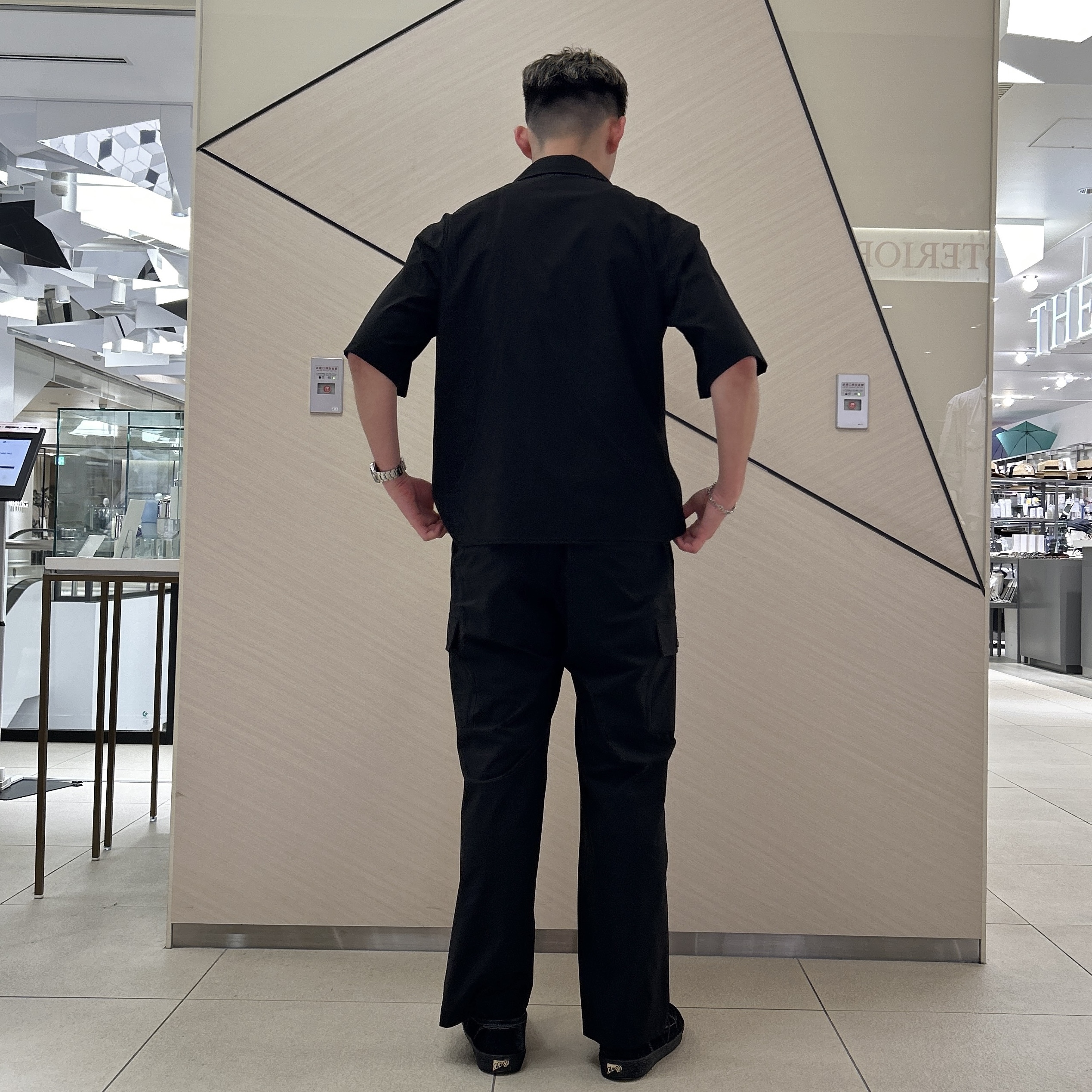 千葉亮太さんの「DRESSTERIOR｜◆【セットアップ可/ウォッシャブル】SOLOTEX ストレッチパンツ」を使ったコーディネート