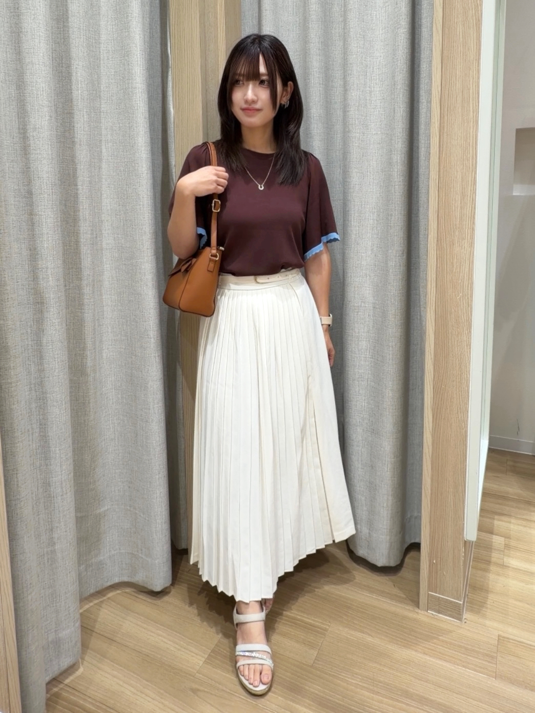 Fumikaさんの「grove｜高評価！【シリーズ累計36万枚！名品ニット】やわらかドライタッチ スカラップスリーブニット」を使ったコーディネート