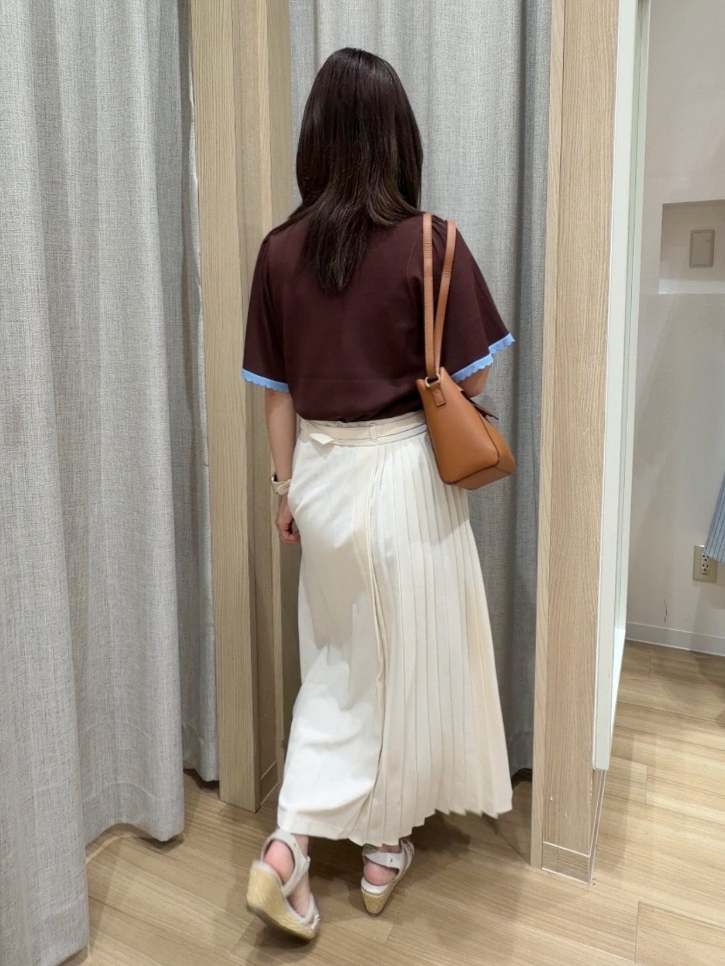 Fumikaさんの「grove｜高評価！【シリーズ累計36万枚！名品ニット】やわらかドライタッチ スカラップスリーブニット」を使ったコーディネート
