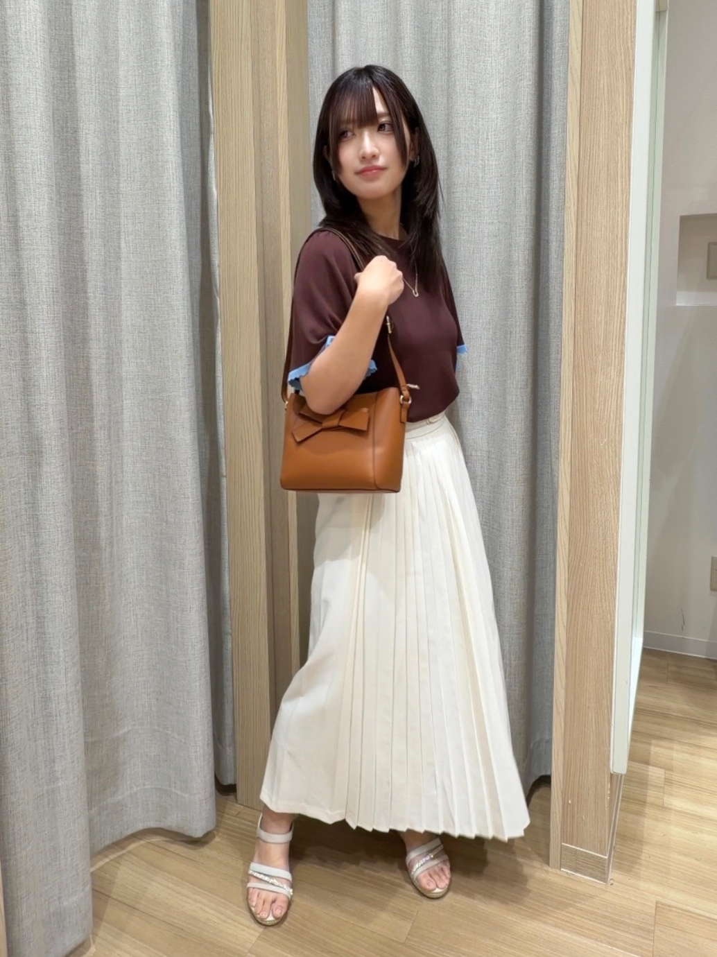 Fumikaさんの「grove｜高評価！【シリーズ累計36万枚！名品ニット】やわらかドライタッチ スカラップスリーブニット」を使ったコーディネート