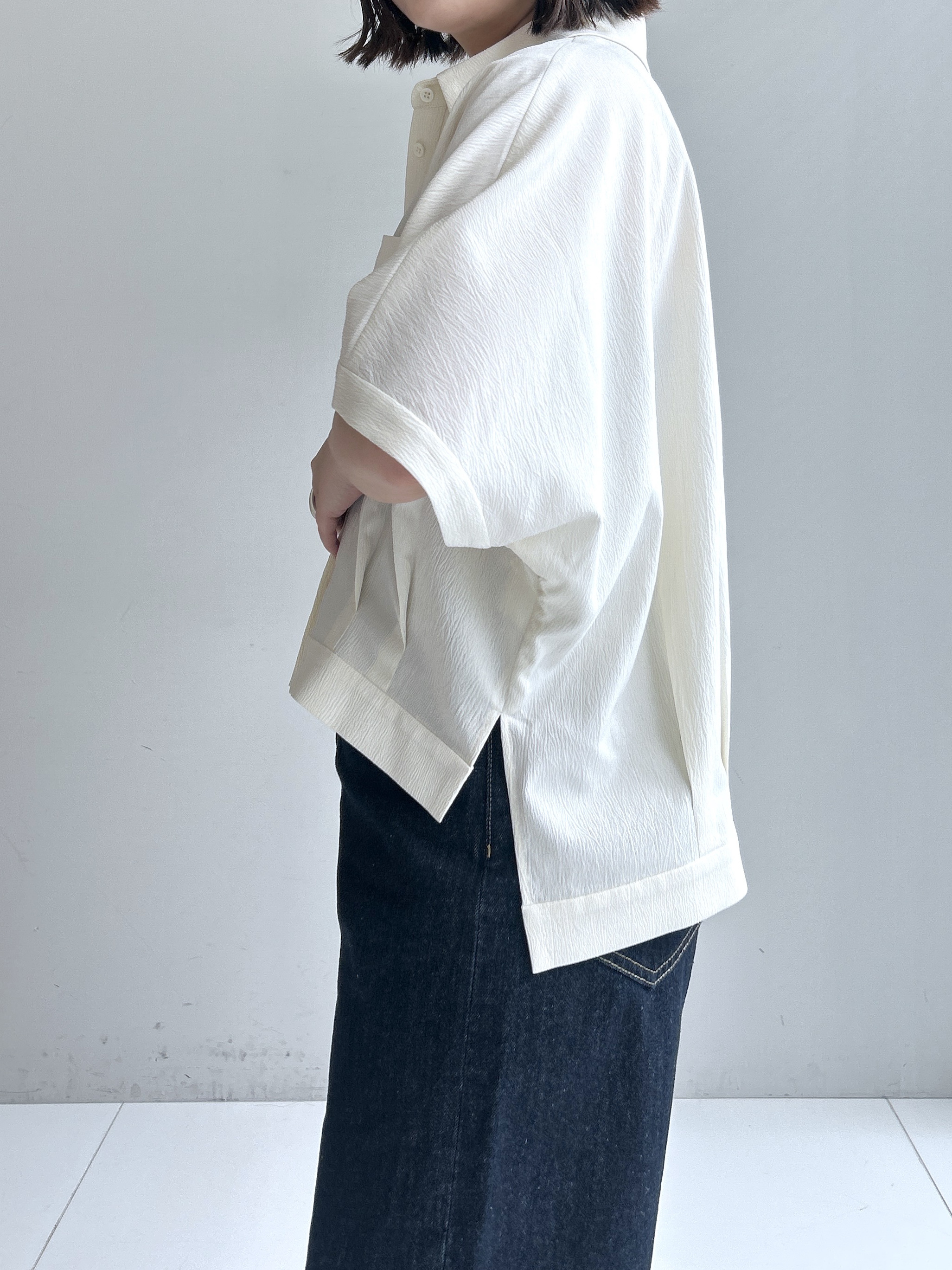 Hirokaさんの「Dessin｜タックヘム クロップドシュリンクシャツ」を使ったコーディネート