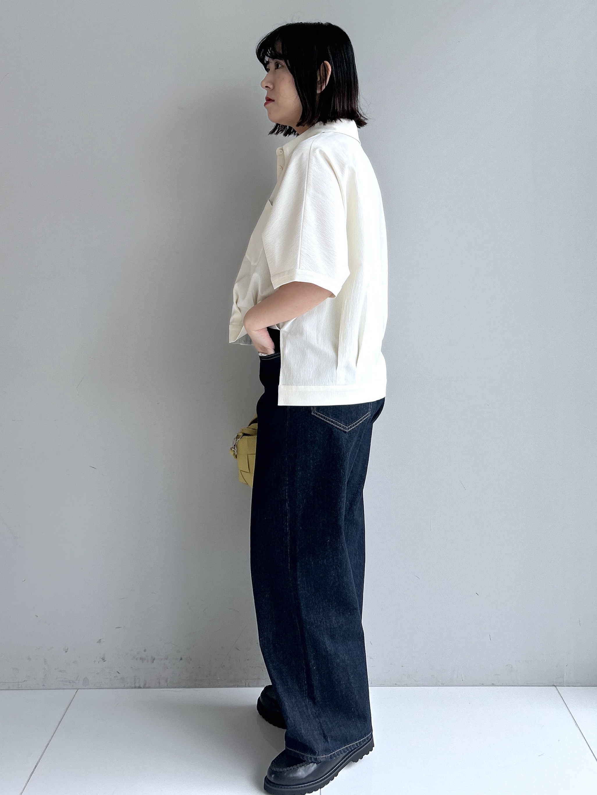 Hirokaさんの「Dessin｜タックヘム クロップドシュリンクシャツ」を使ったコーディネート