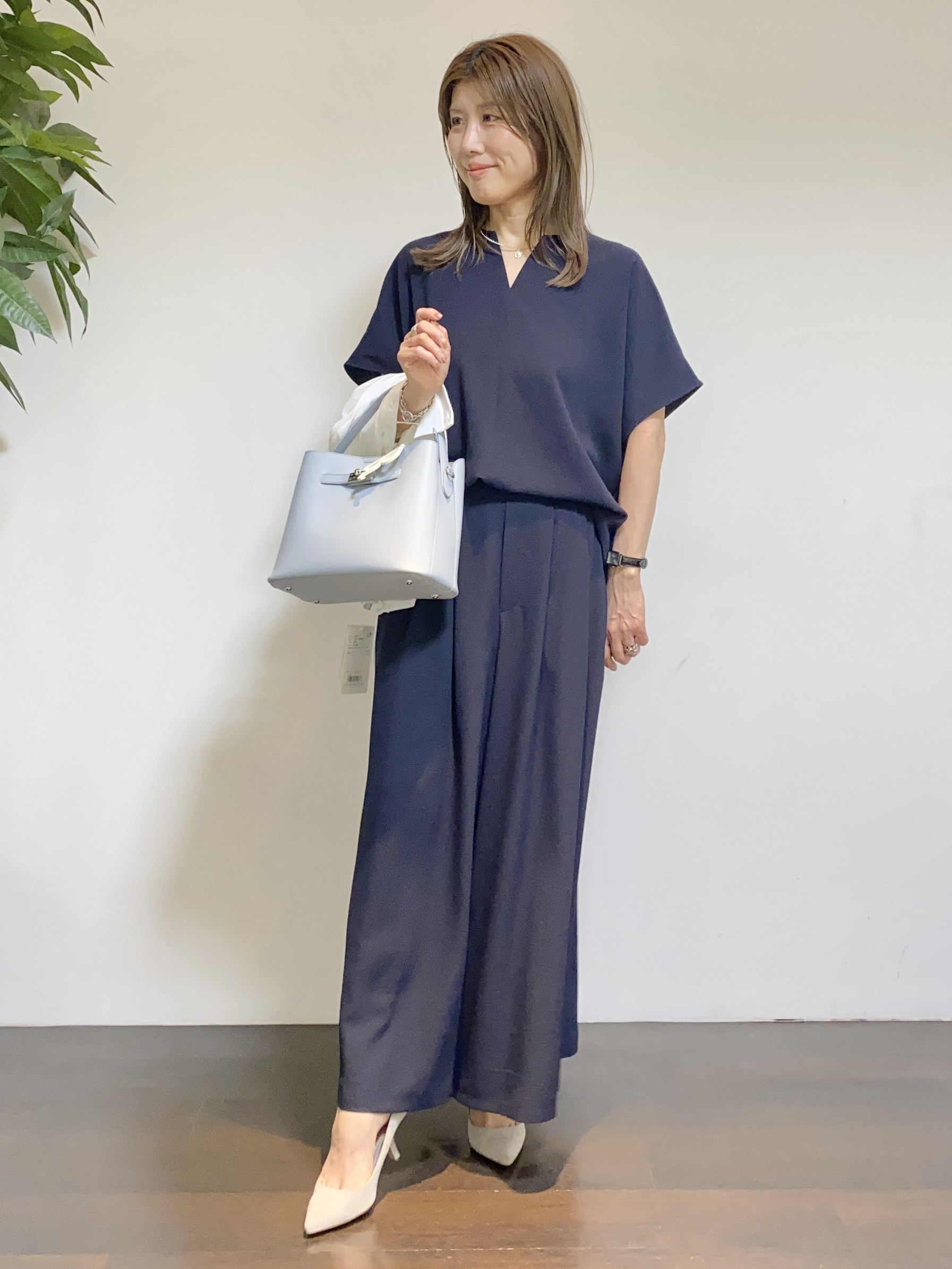 tomoさんの「UNTITLED｜【7色展開/ゆったり/ショート丈】シアートリコットカーディガン」を使ったコーディネート