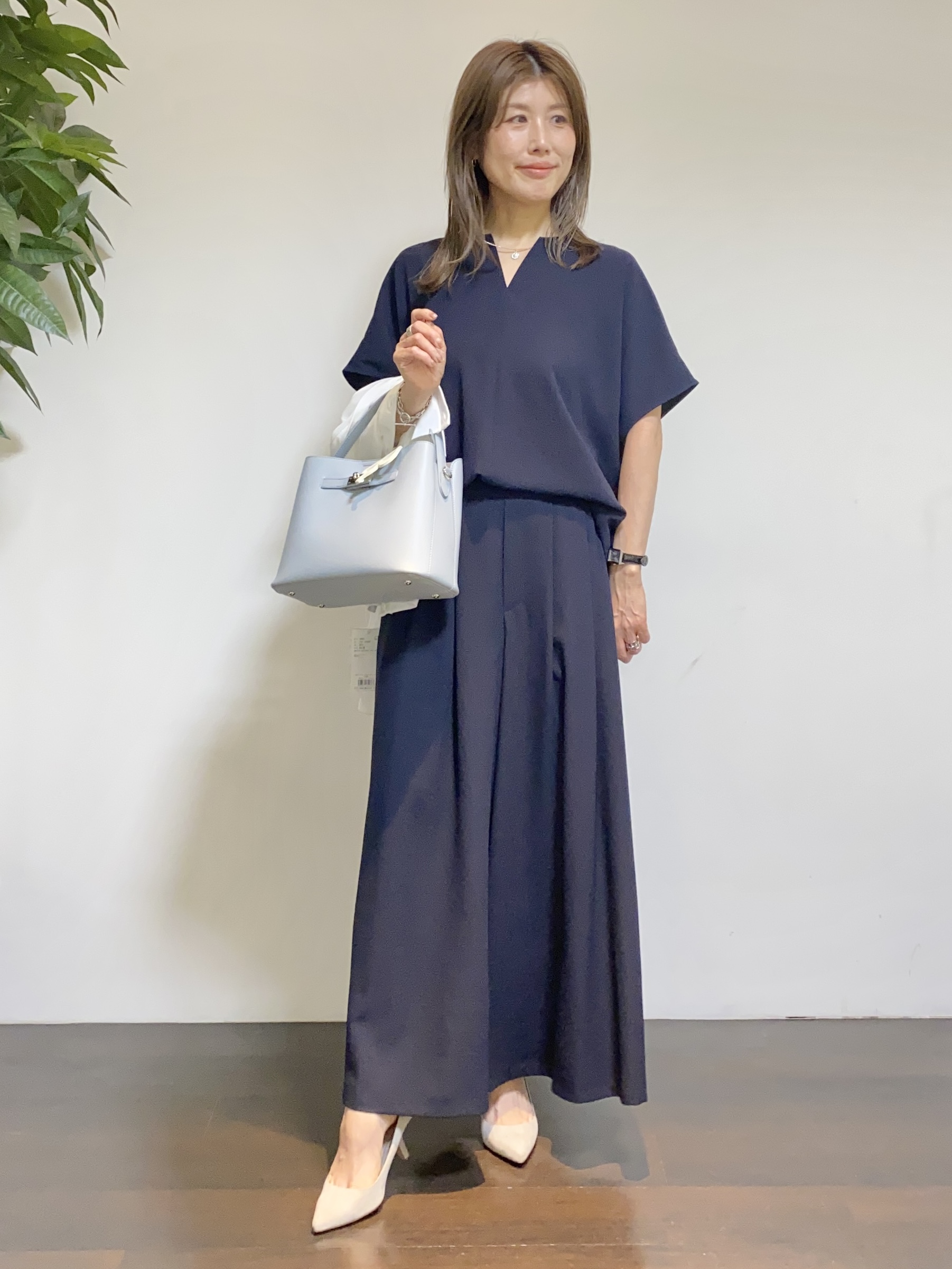 tomoさんの「UNTITLED｜【7色展開/ゆったり/ショート丈】シアートリコットカーディガン」を使ったコーディネート
