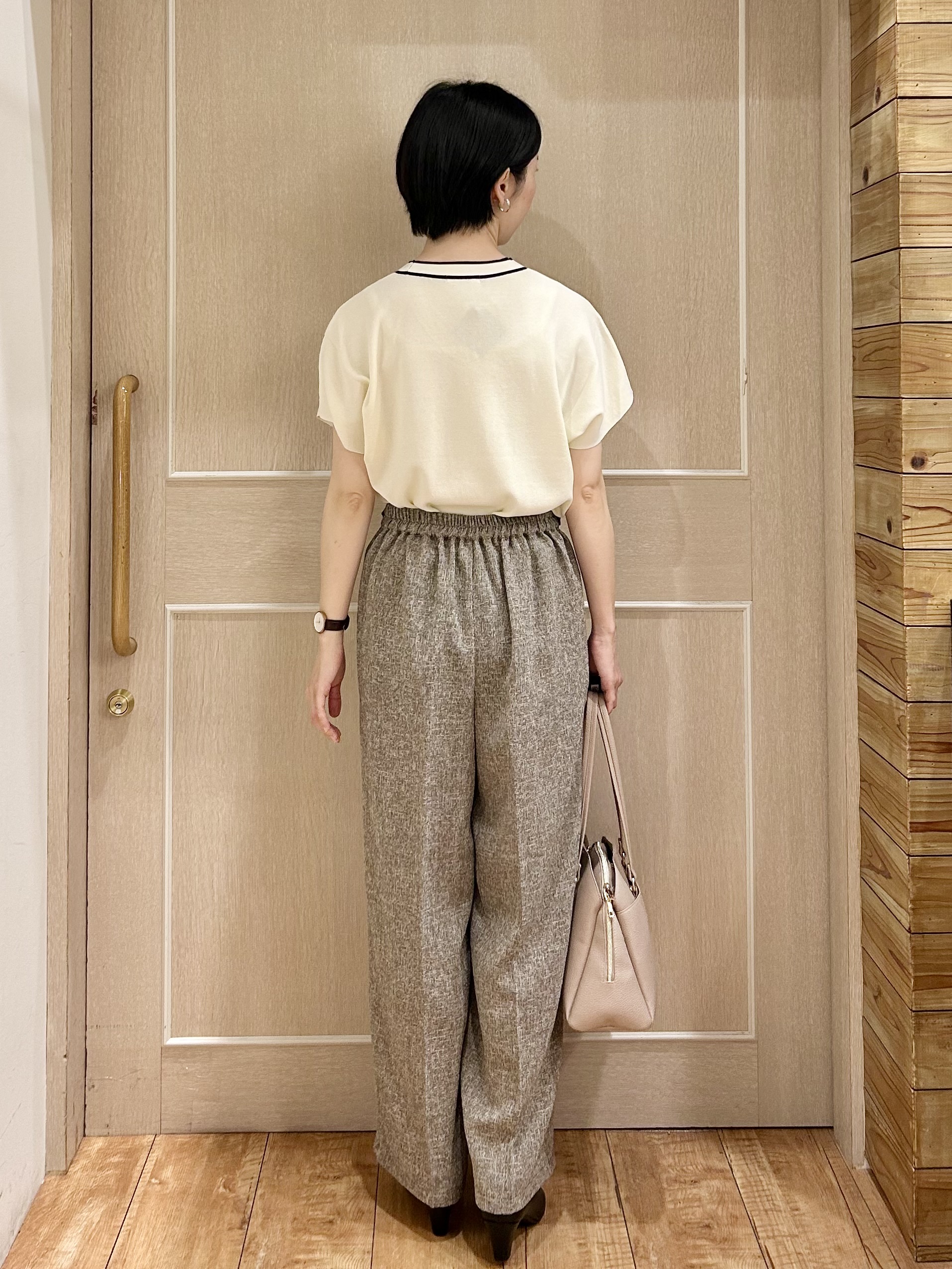 ちぐささんの「SHOO･LA･RUE｜【高レビュー/毎日洗える/UV】二の腕も隠せる 配色ボウタイニット」を使ったコーディネート
