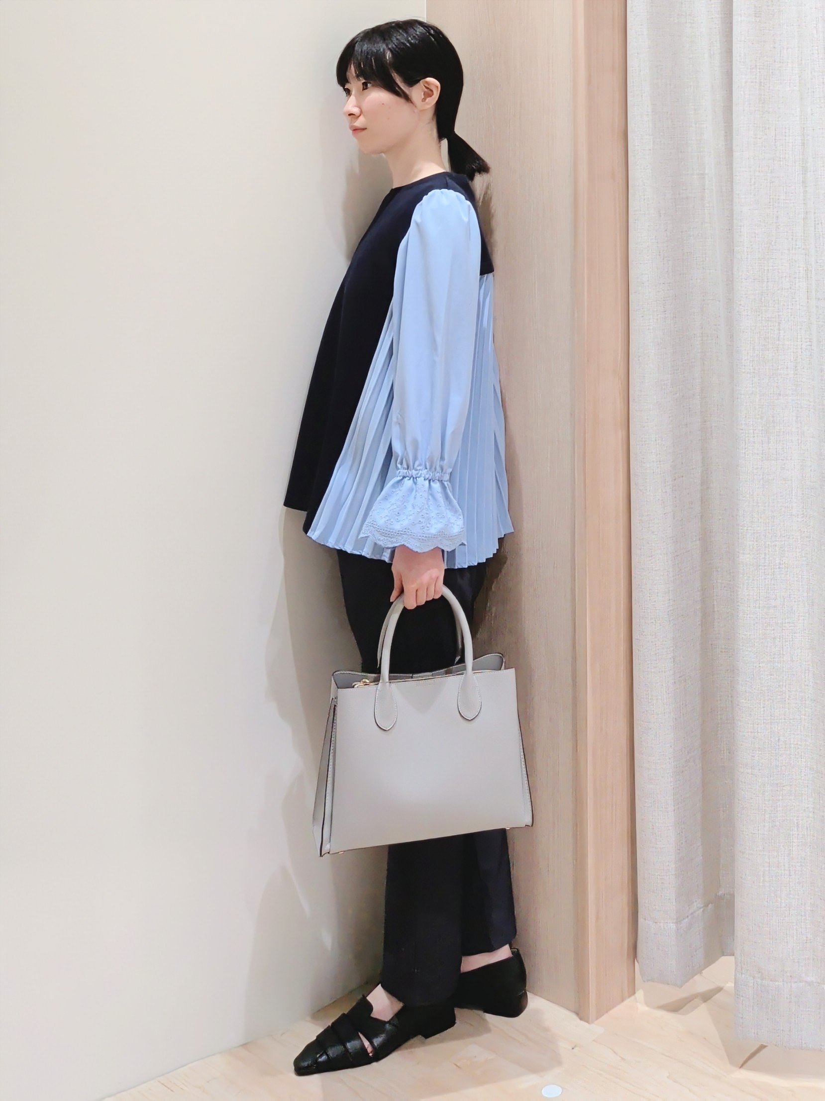 Yuiさんの「grove｜【洗える・体型カバー】袖口レース・バックプリーツトップス」を使ったコーディネート