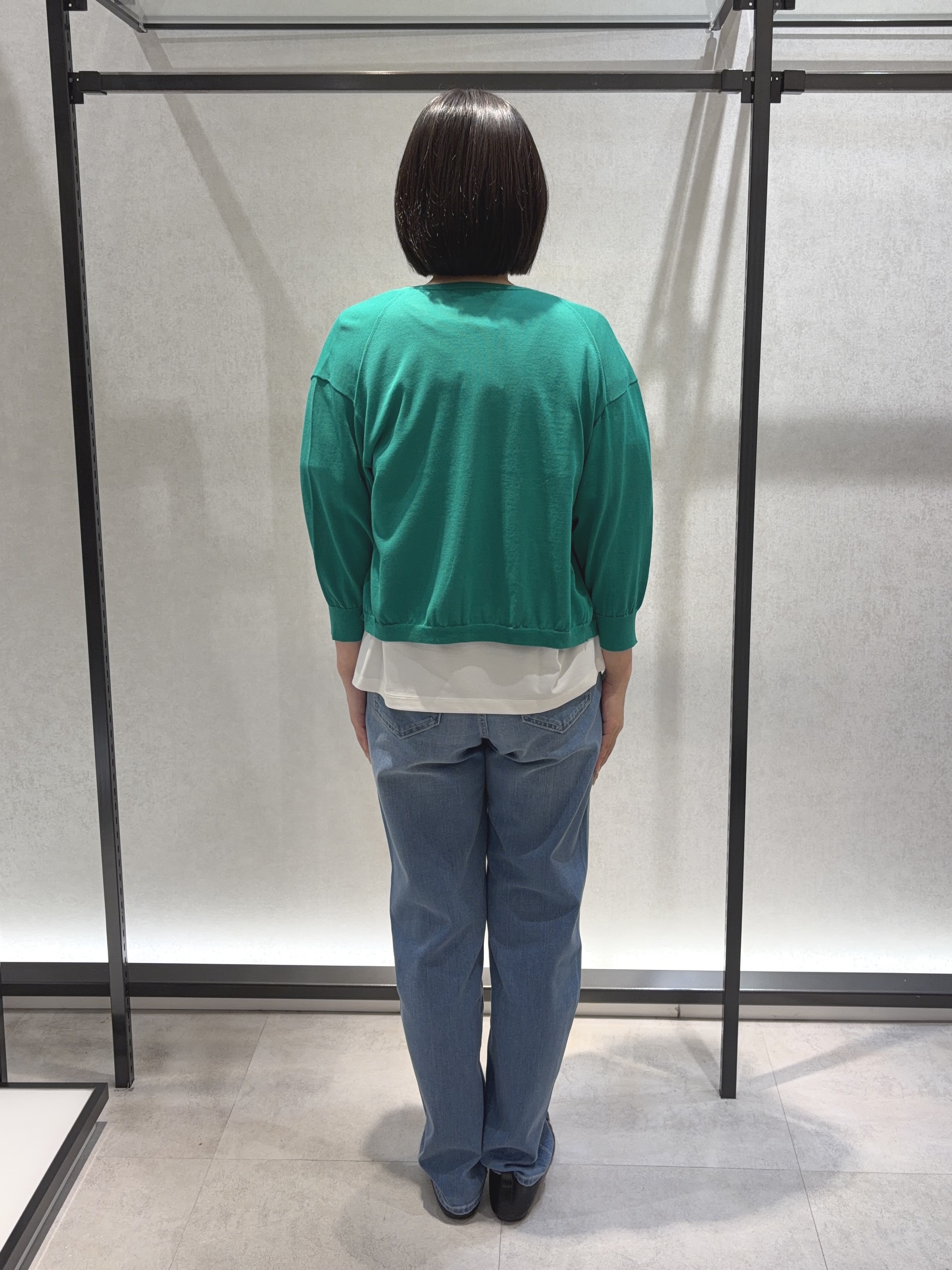 わたなべさんの「UNTITLED｜【洗える/日除け・冷房対策に】ハイゲージクルーネックカーディガン」を使ったコーディネート