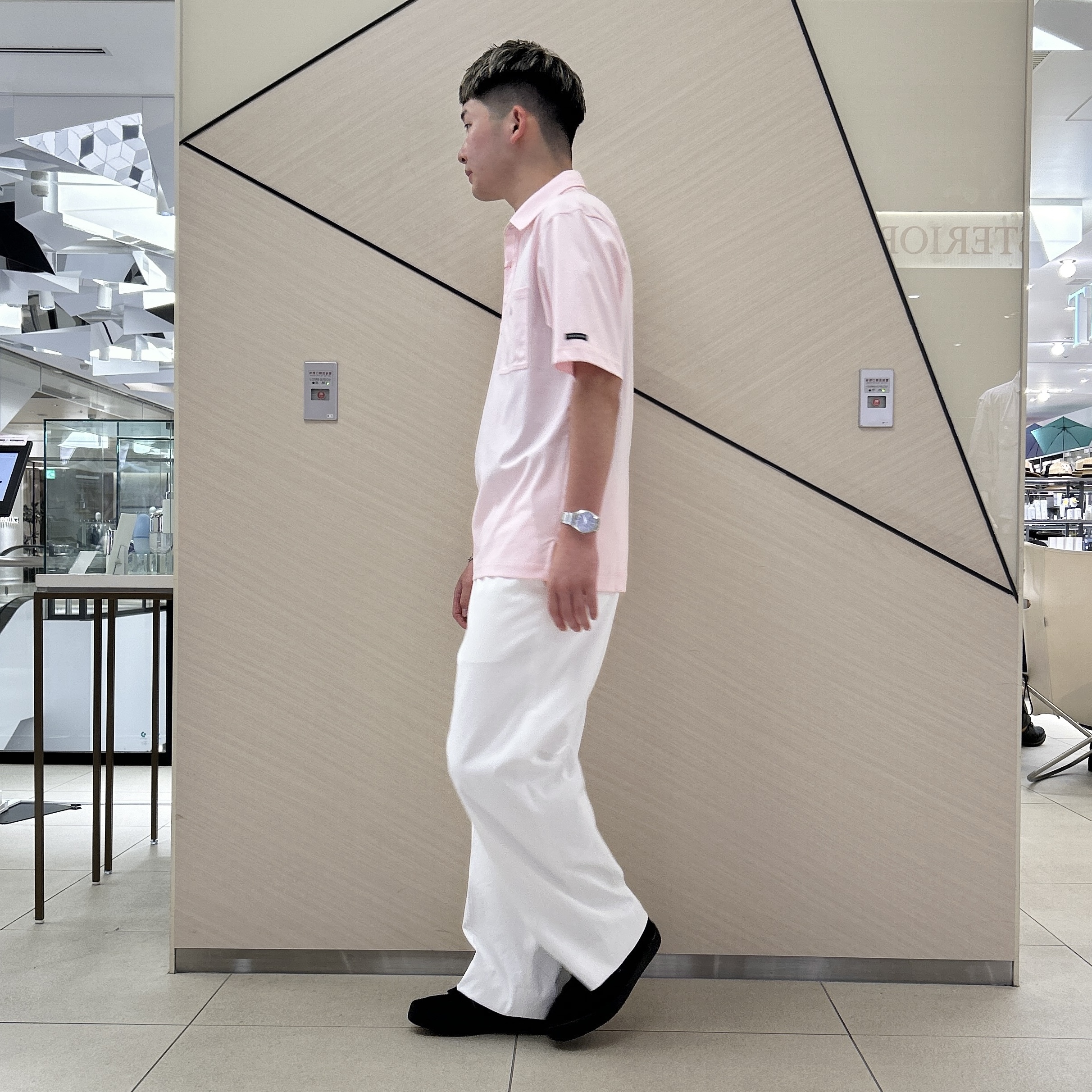 千葉亮太さんの「DRESSTERIOR｜【接触冷感/抗菌防臭/消臭/Safari5月号掲載】ICE CLEAR COTTON オーバーフィッ」を使ったコーディネート