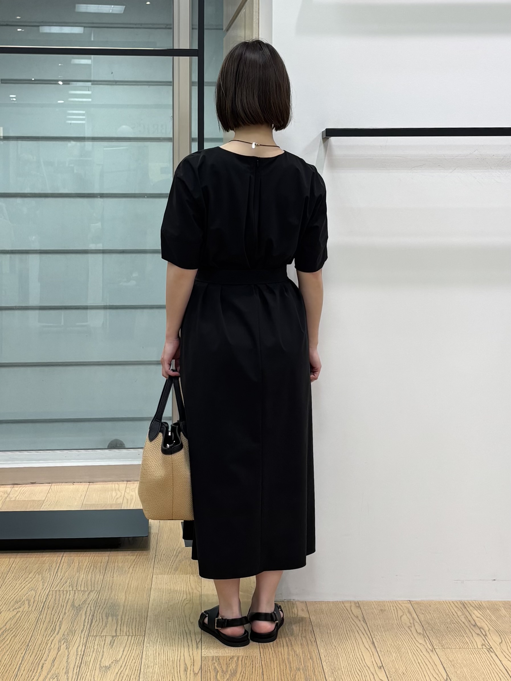 asamiさんの「INDIVI｜【撥水／UVケア／SETUP可能】軽量ベルト付きAラインワンピース」を使ったコーディネート